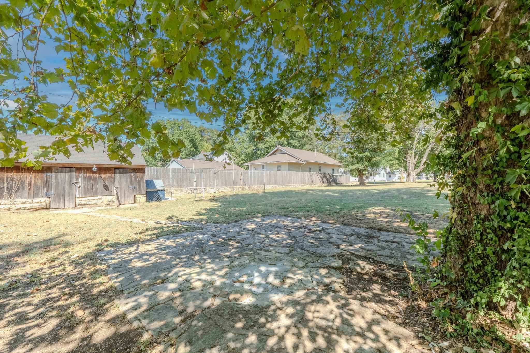219 Park Property Photo 31