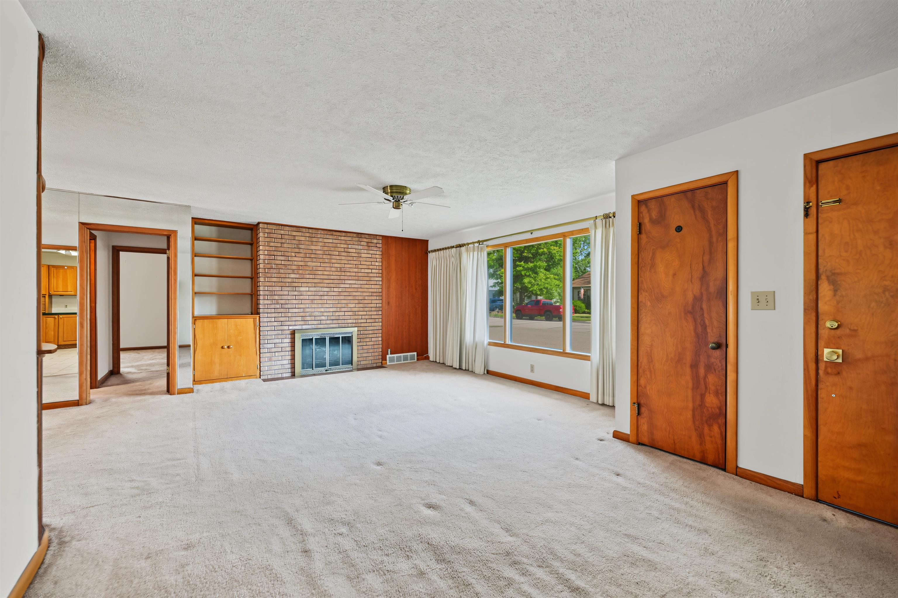 611 Morningside Dr. Property Photo 3