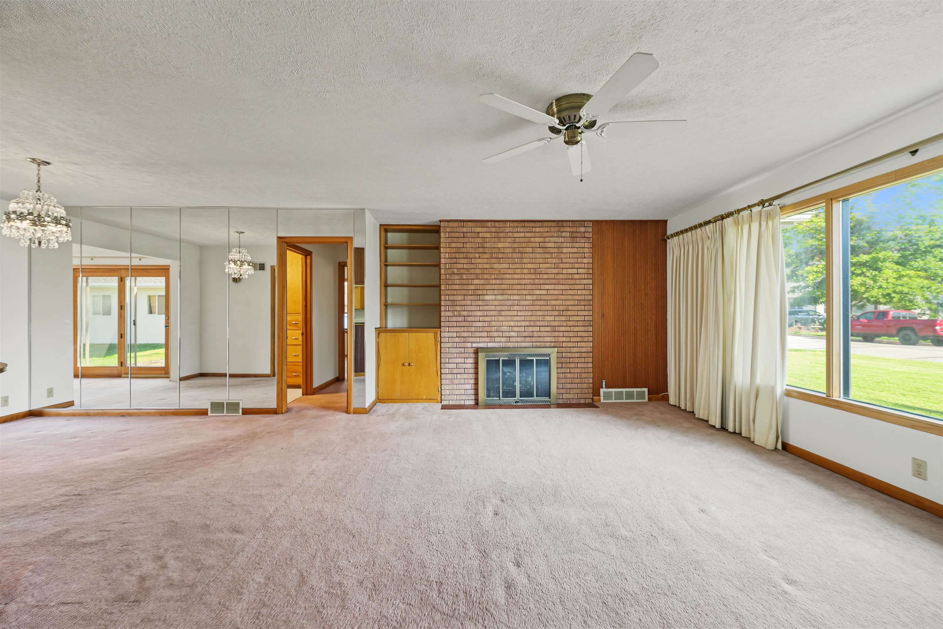 611 Morningside Dr. Property Photo 4