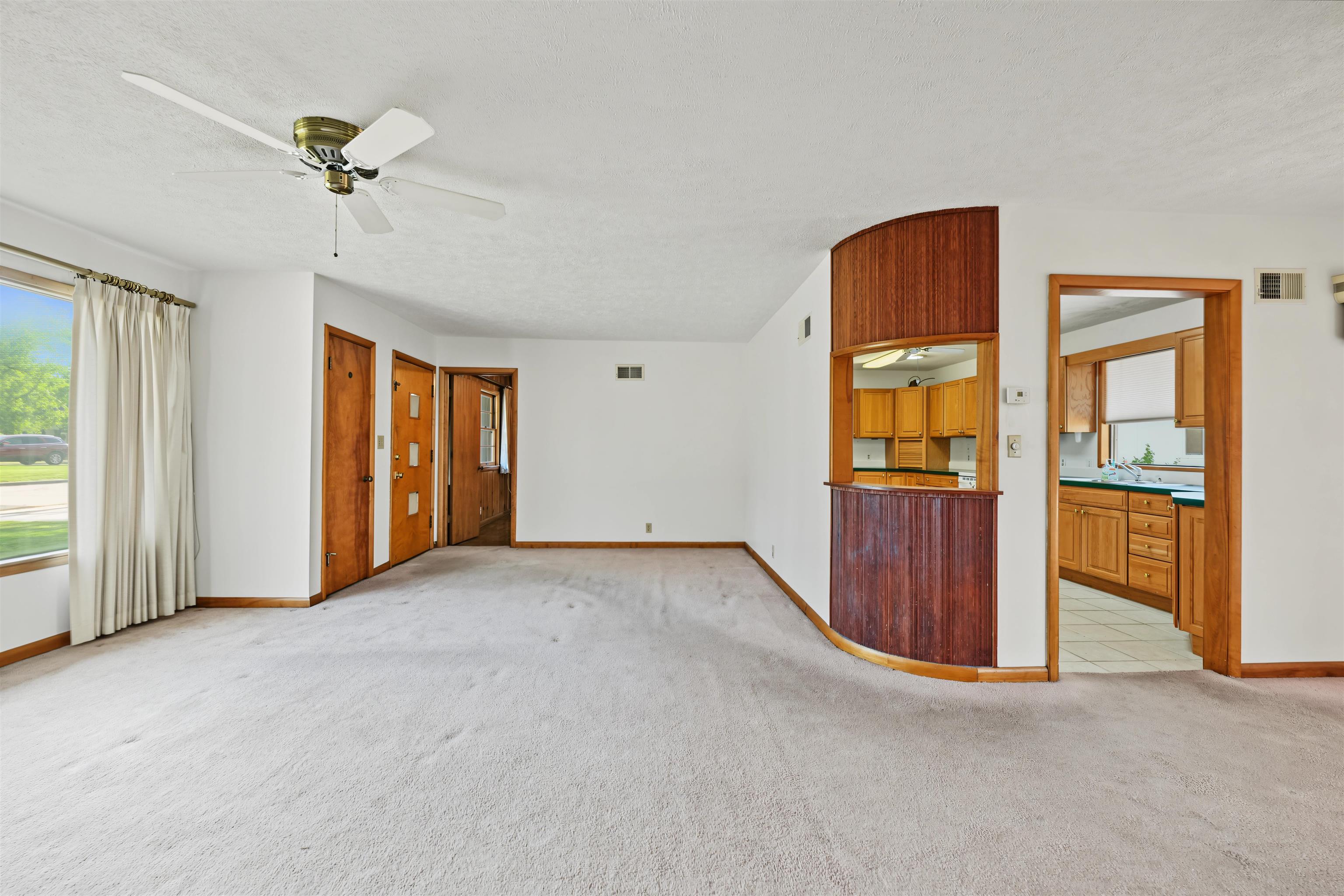 611 Morningside Dr. Property Photo 6