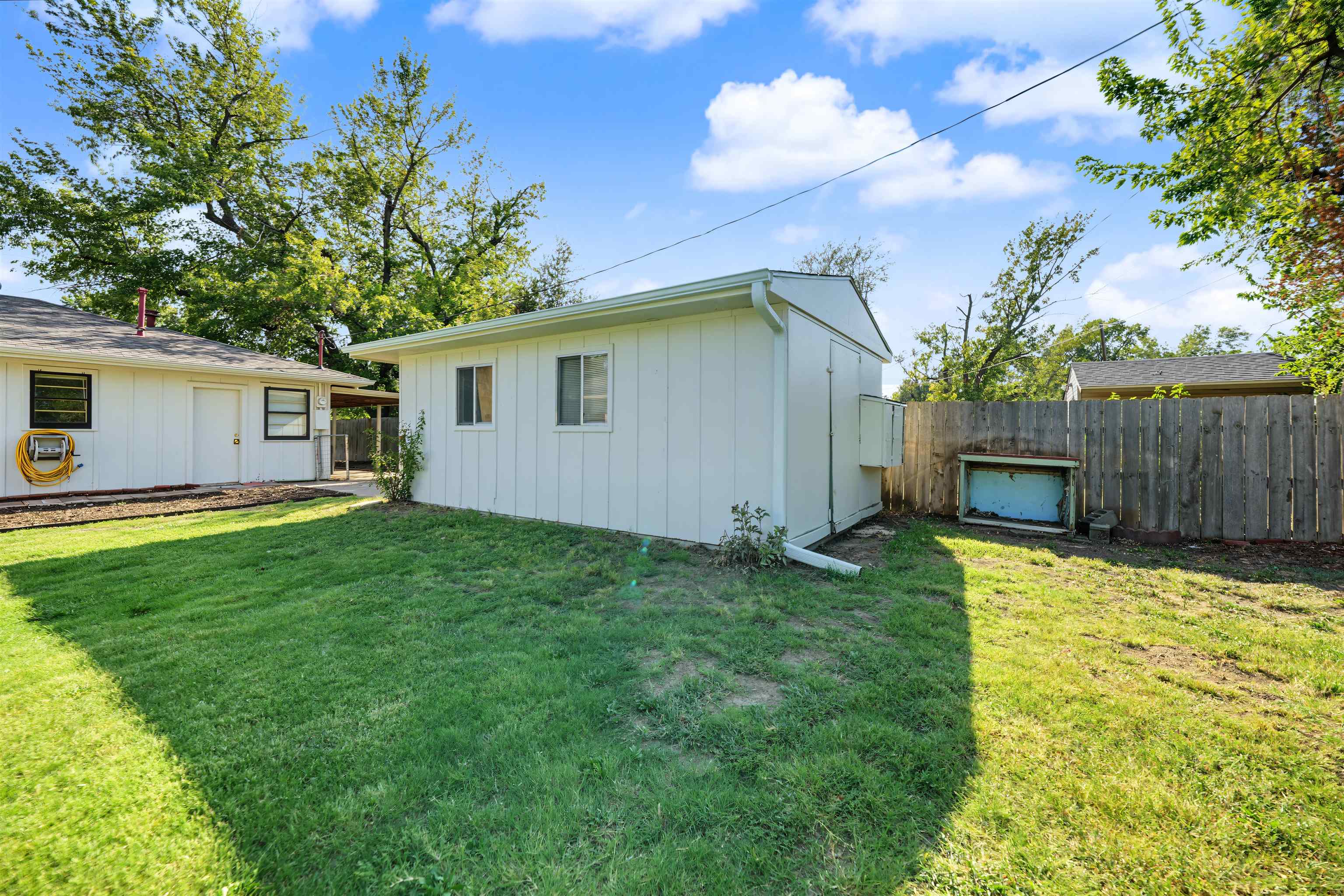 611 Morningside Dr. Property Photo 26