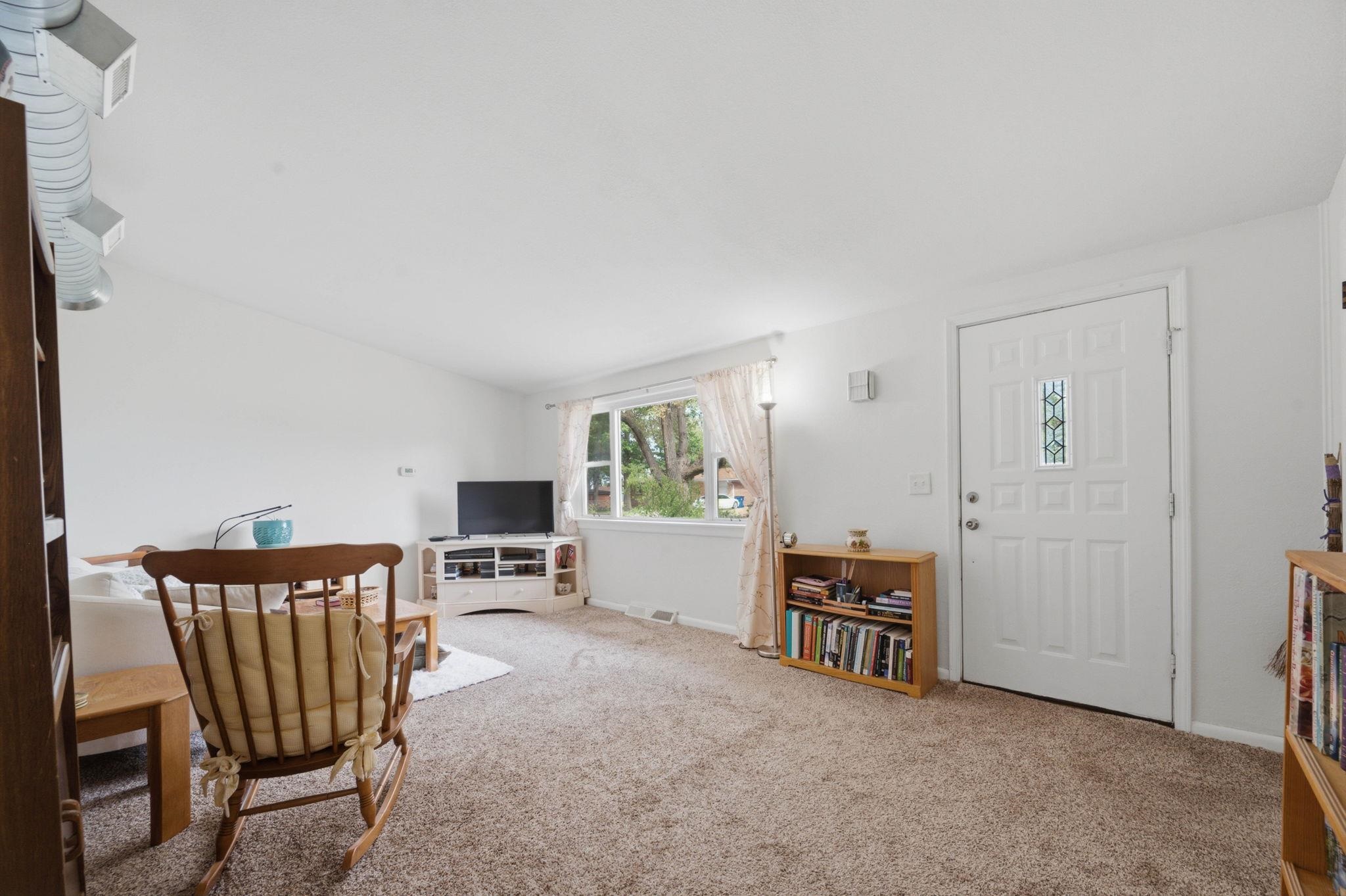 215 W Mary Ave Property Photo 6