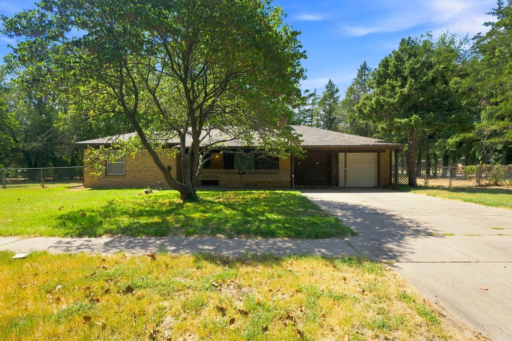 3259 N Coolidge Ave Property Photo 1