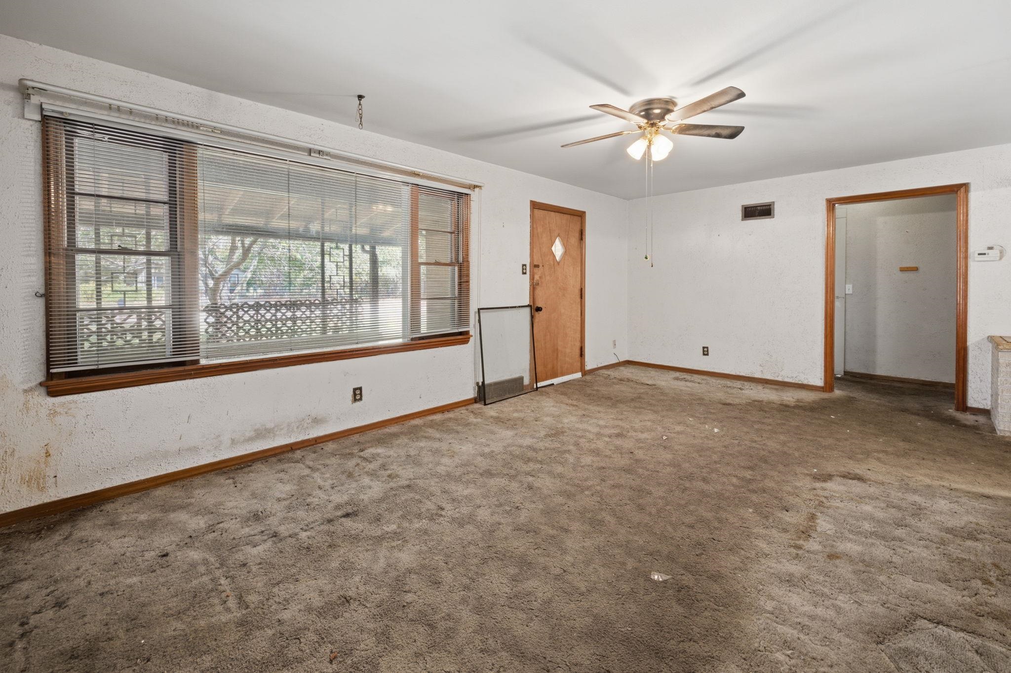 3259 N Coolidge Ave Property Photo 4
