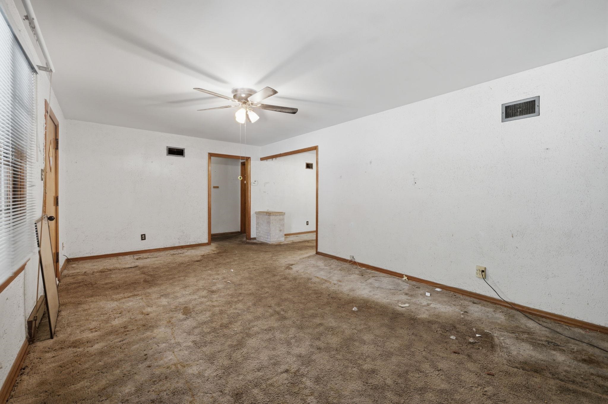 3259 N Coolidge Ave Property Photo 5