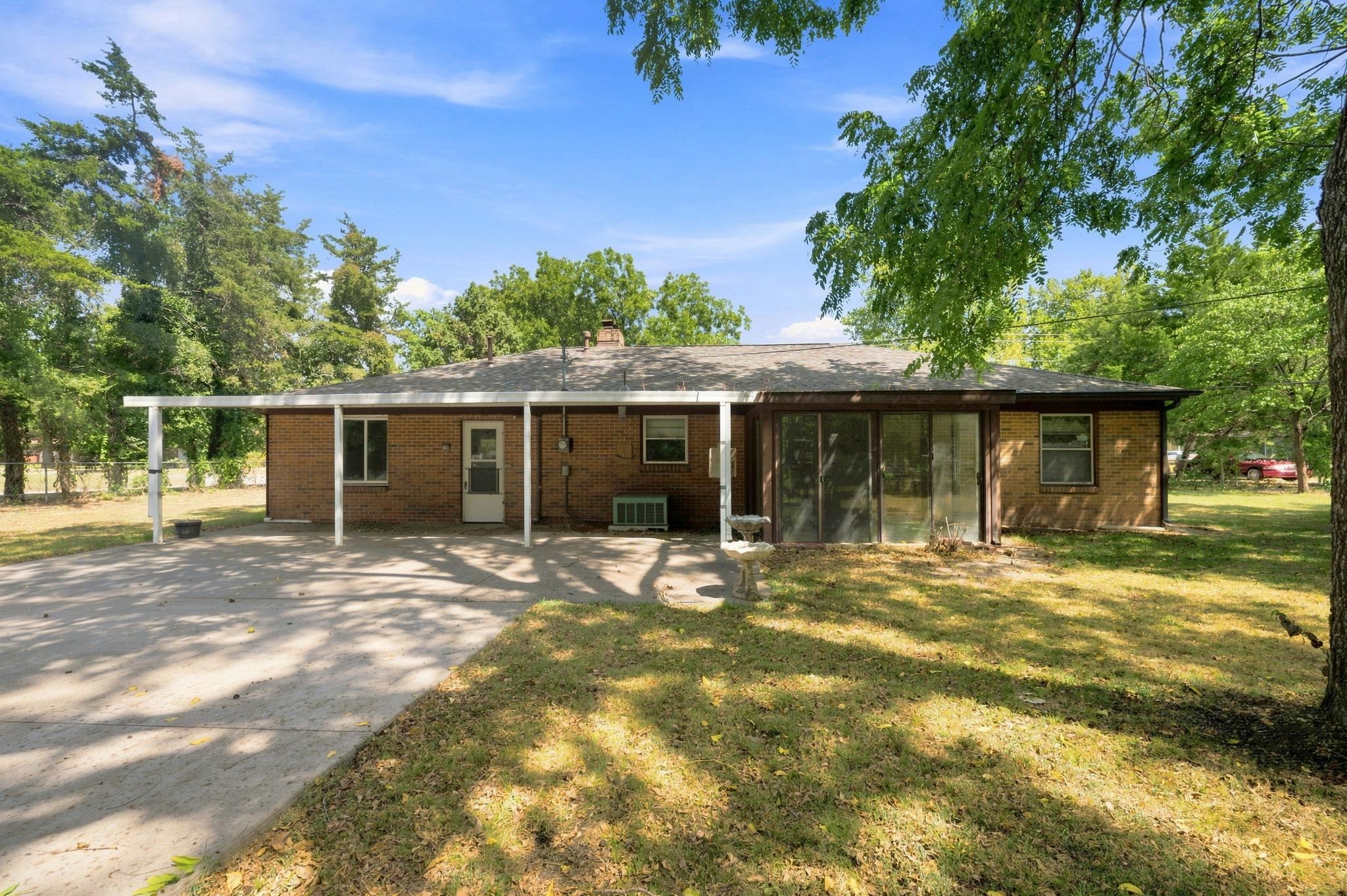 3259 N Coolidge Ave Property Photo 18