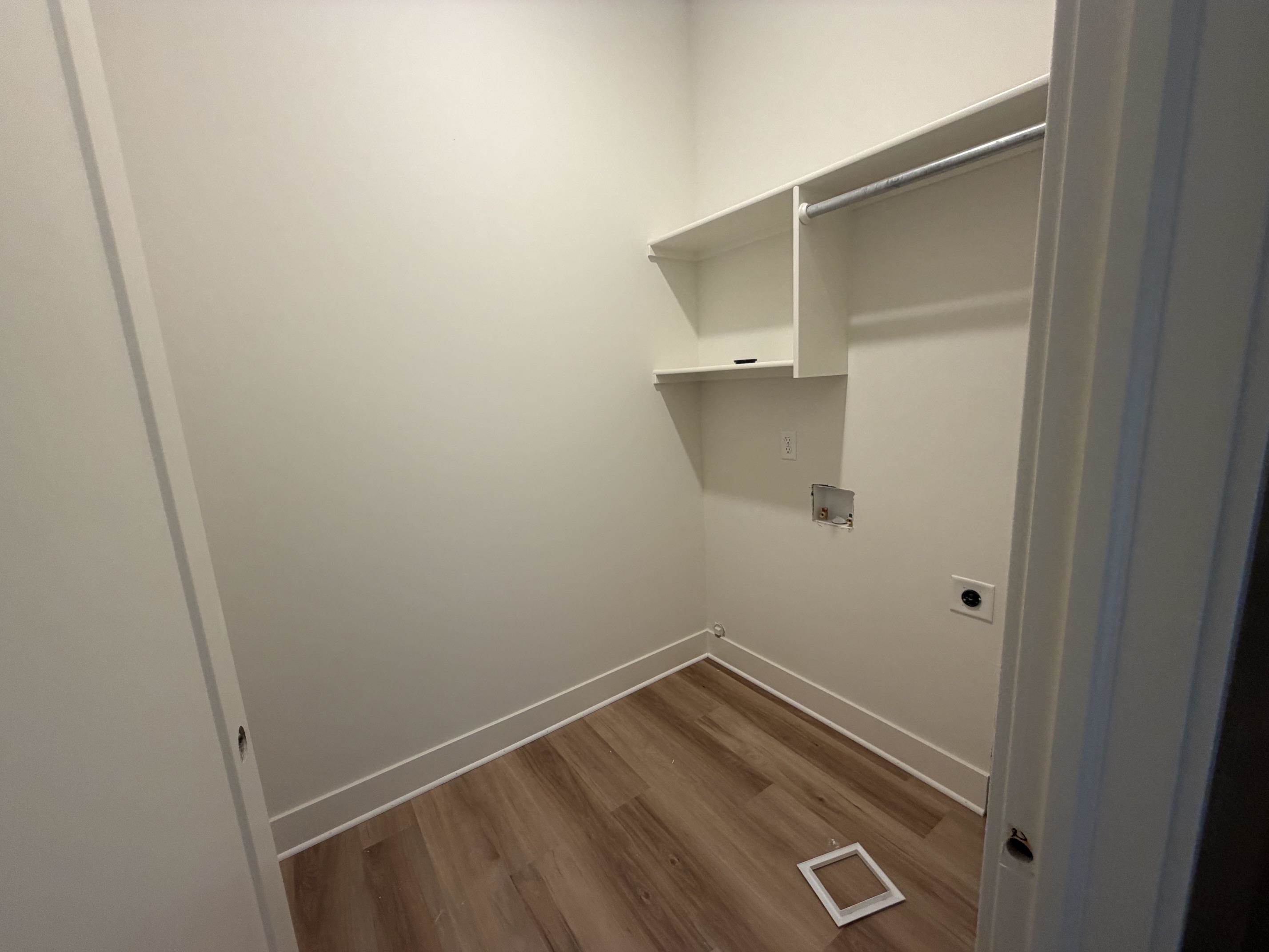 709 N Wheatland Ct Property Photo 9