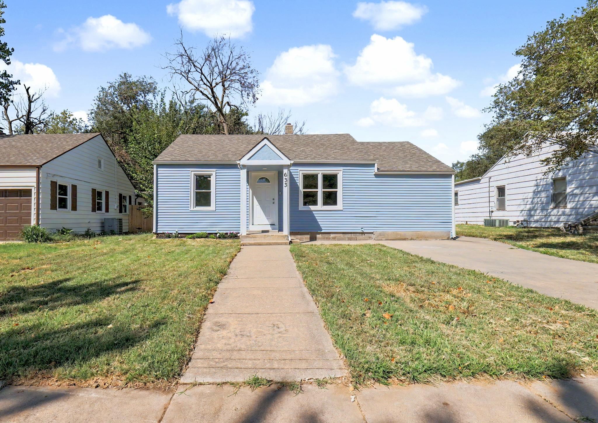 633 N Ridgewood Dr. Property Photo 2