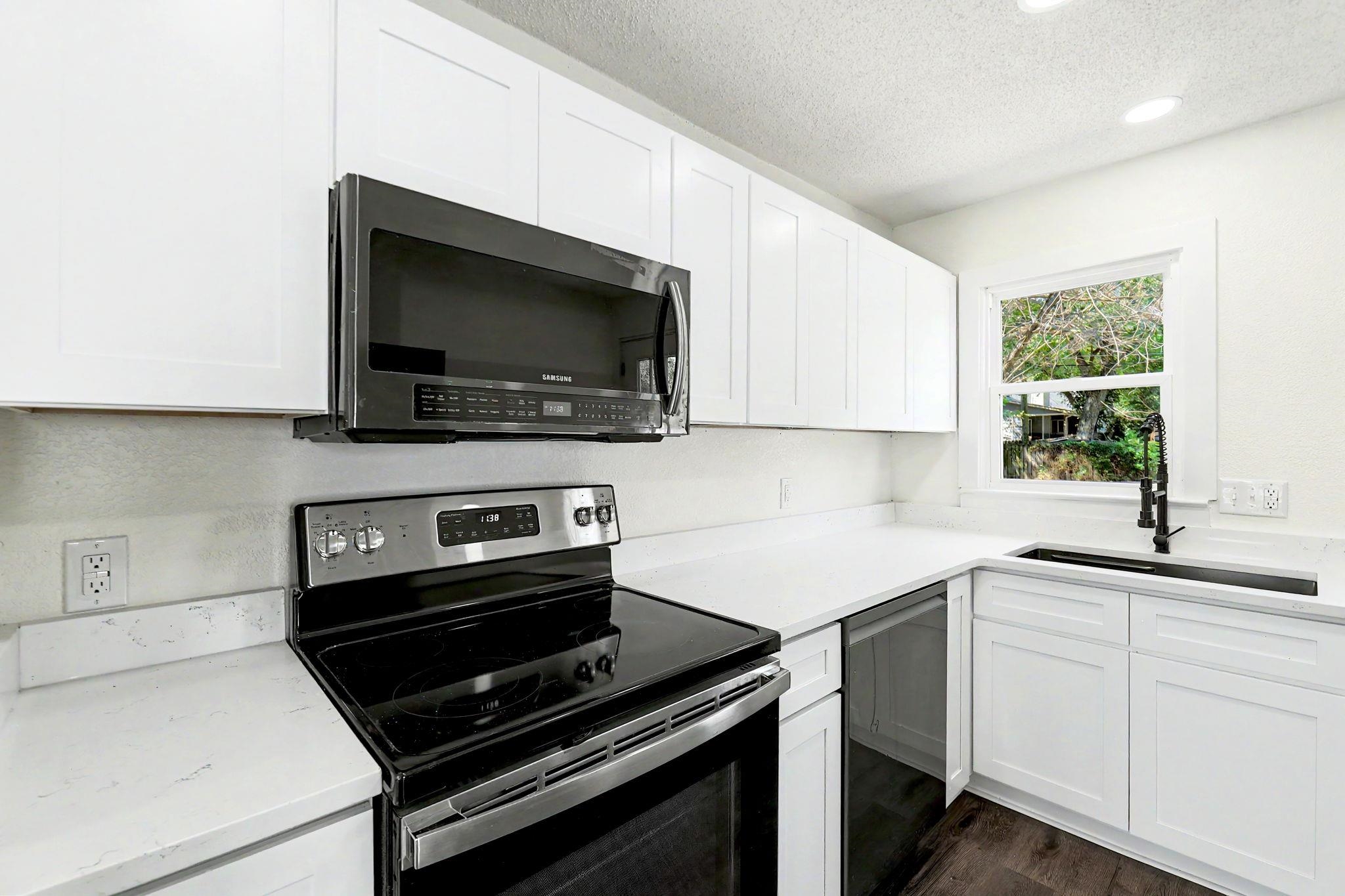 633 N Ridgewood Dr. Property Photo 10