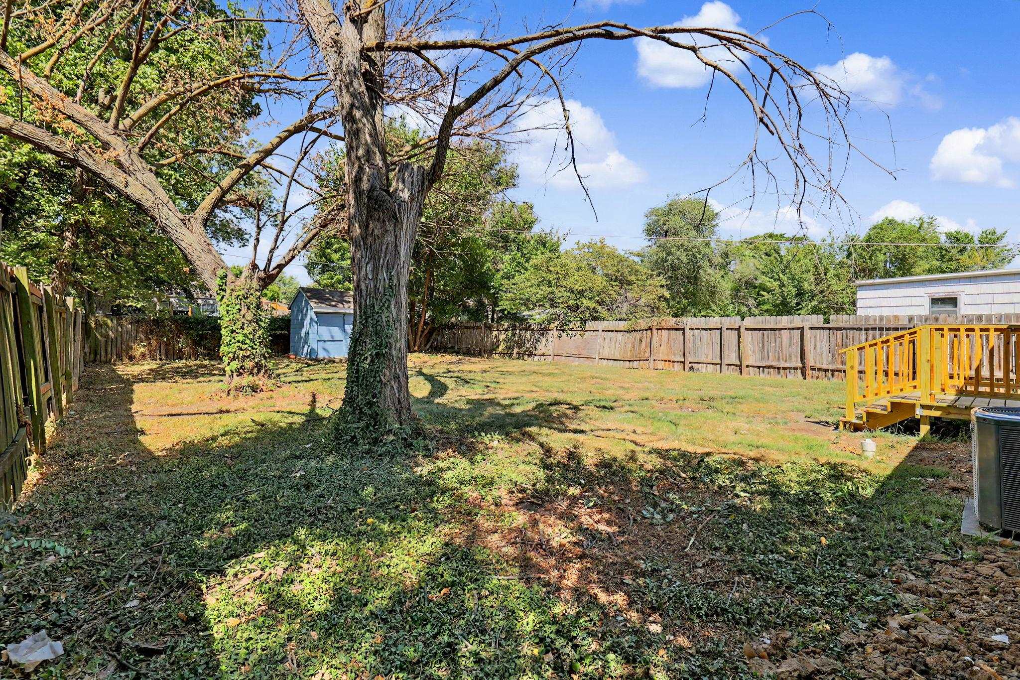 633 N Ridgewood Dr. Property Photo 27