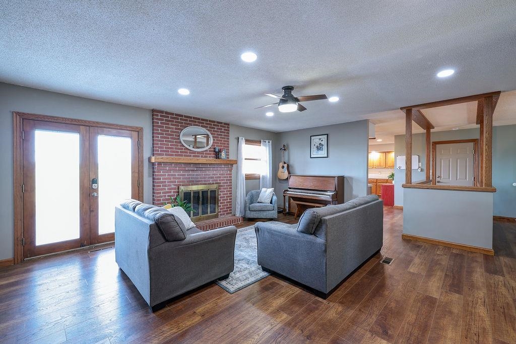 13 Fleetwood Property Photo 3
