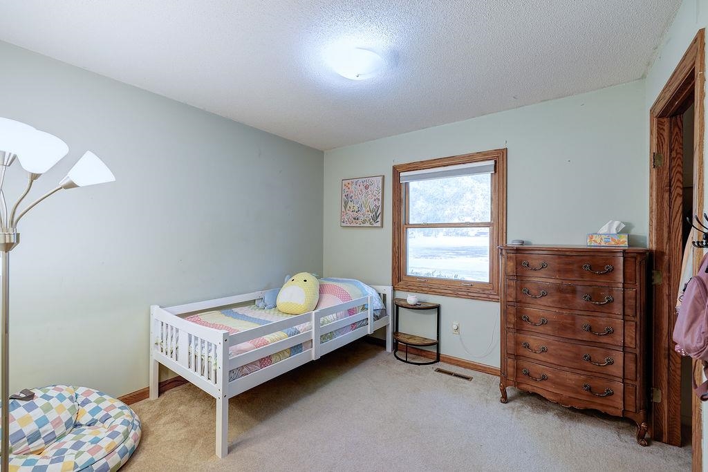 13 Fleetwood Property Photo 8