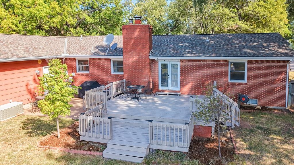 13 Fleetwood Property Photo 27