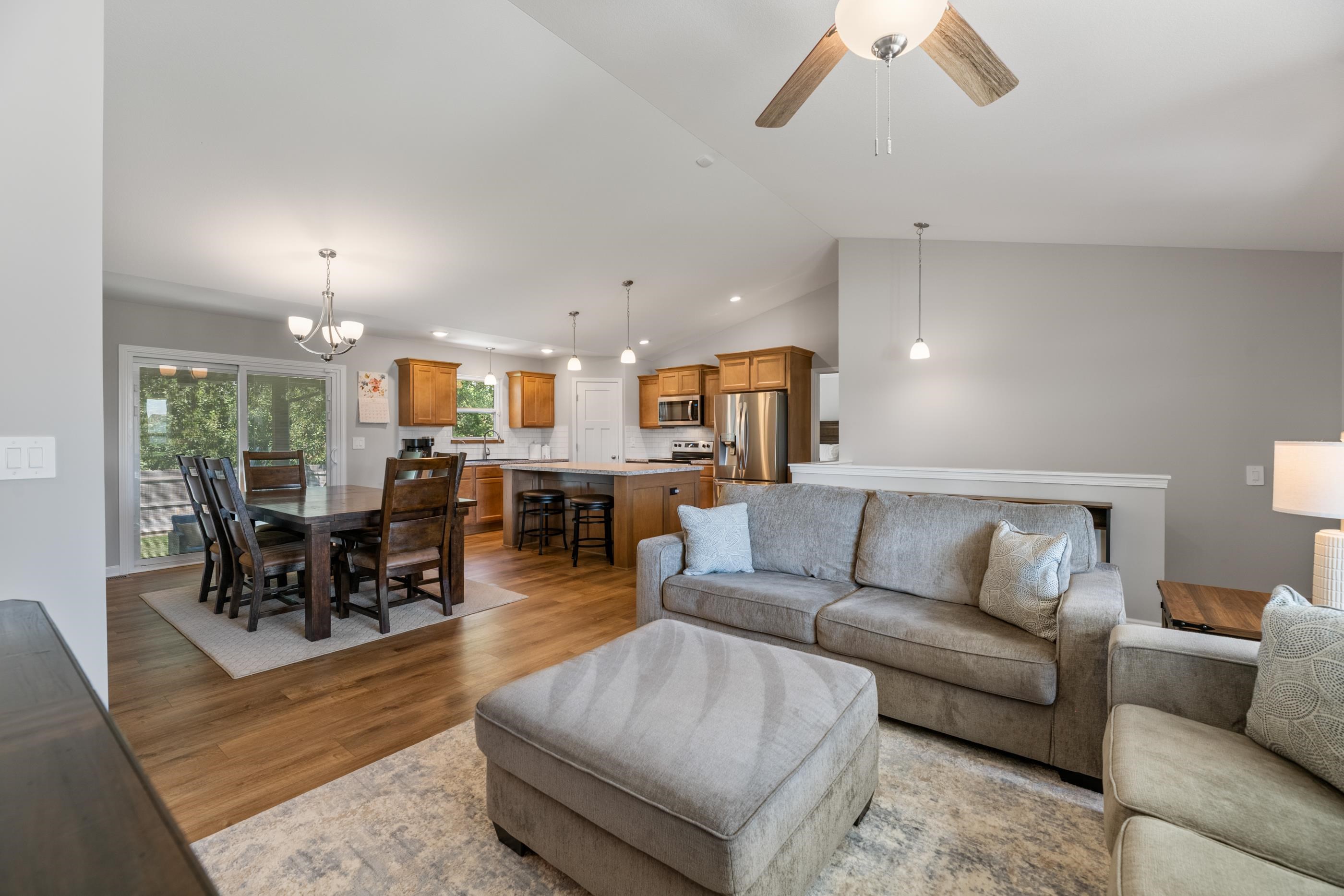 10926 W Cedar Lane Property Photo 6