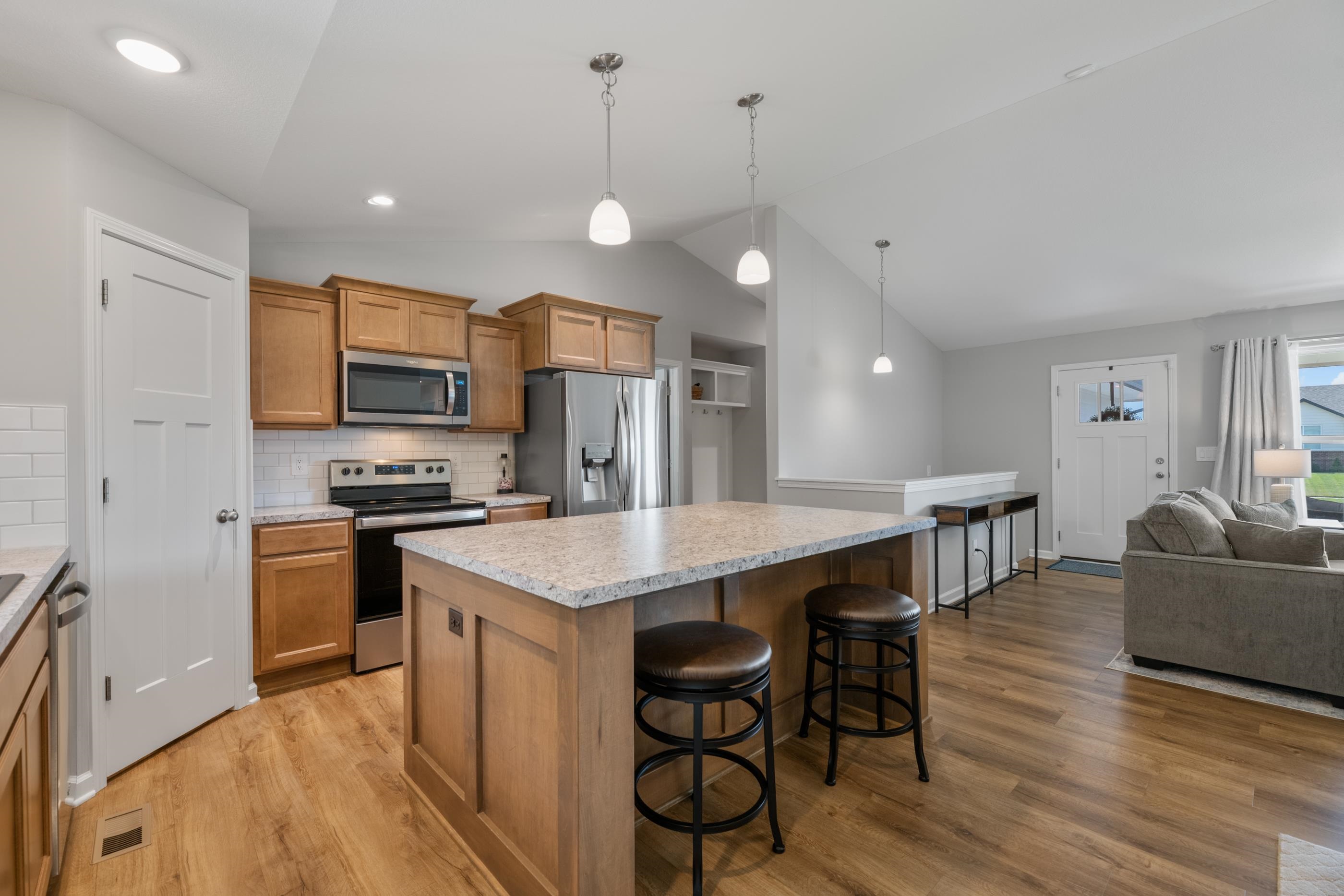 10926 W Cedar Lane Property Photo 8