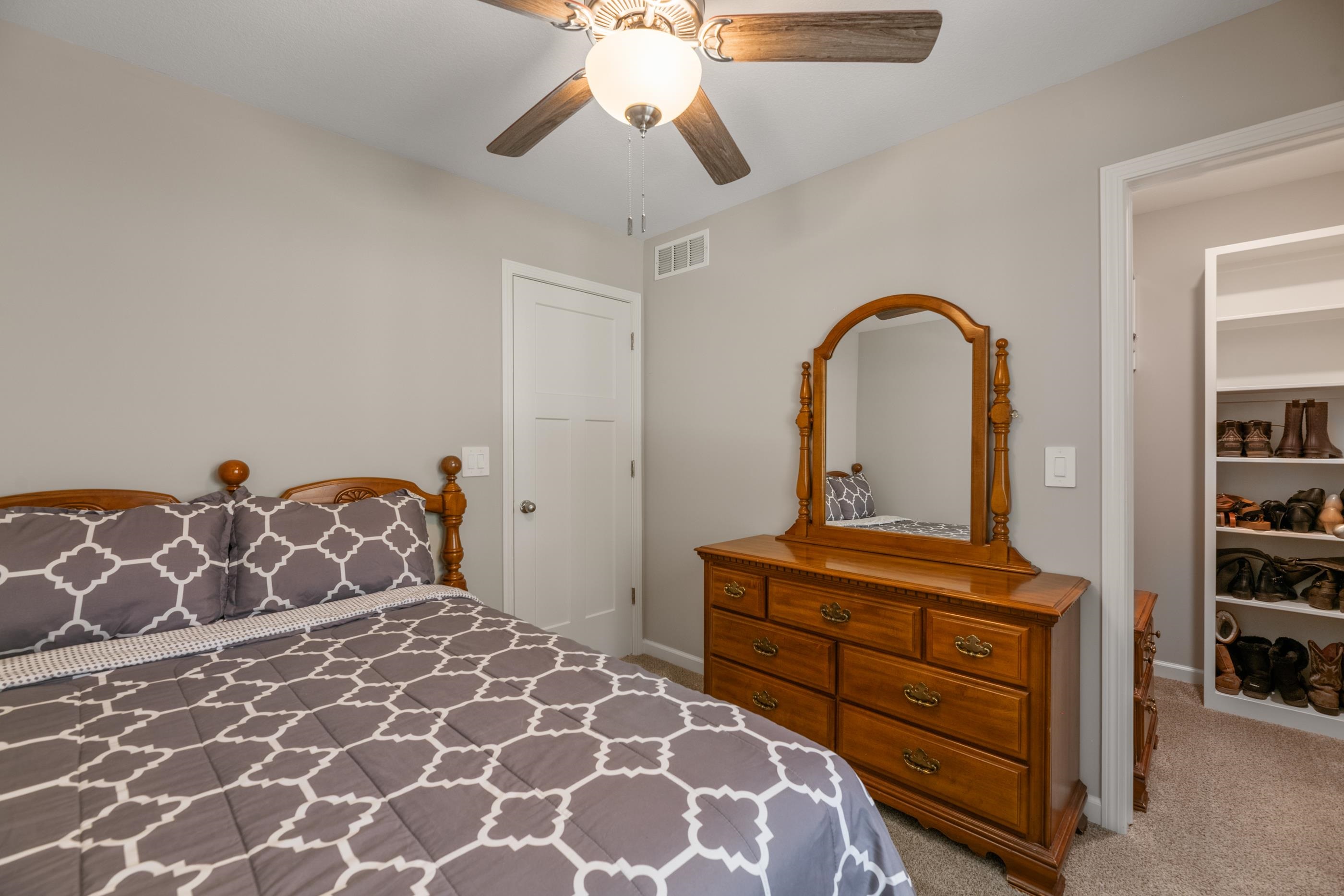 10926 W Cedar Lane Property Photo 18