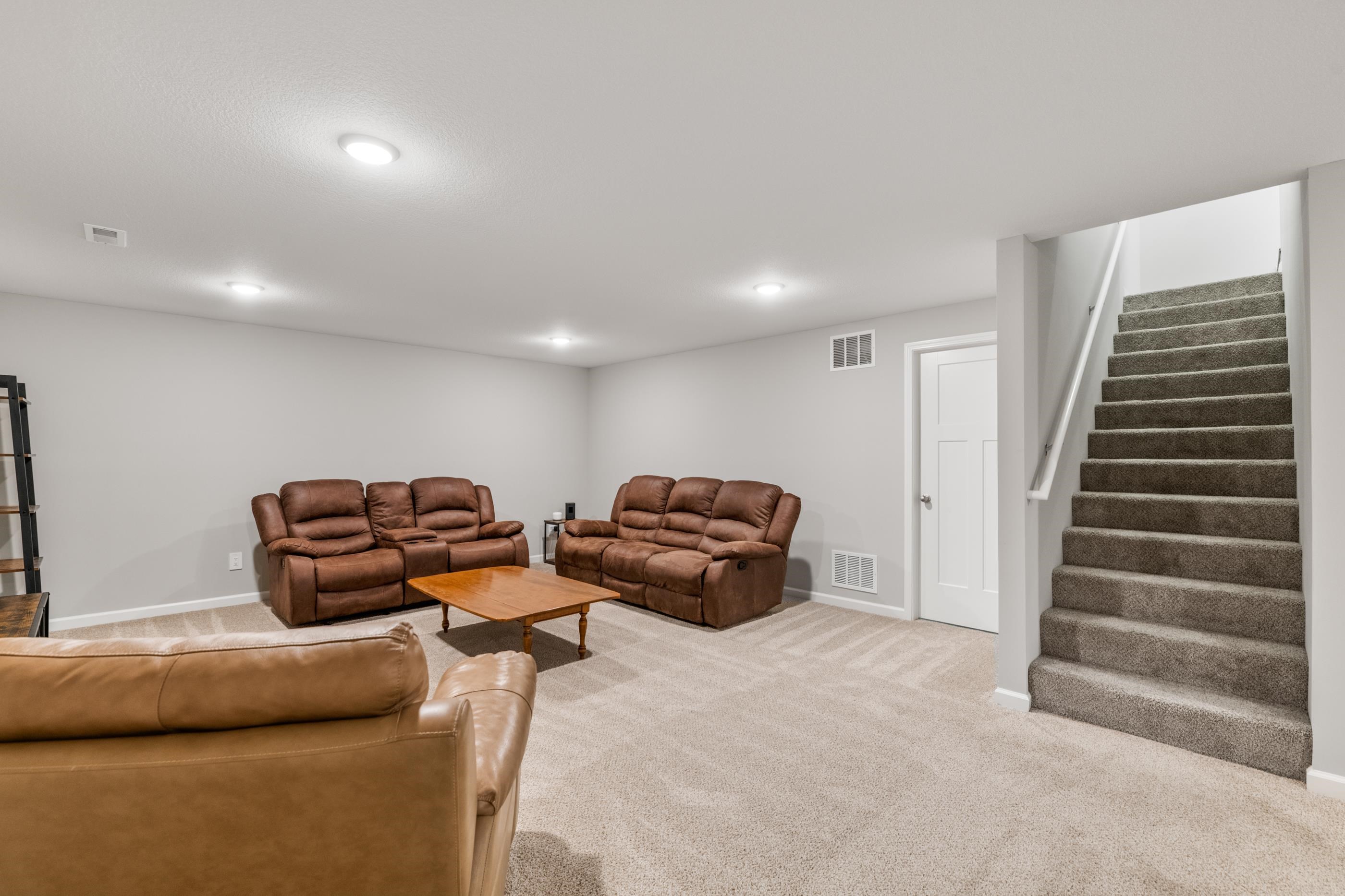 10926 W Cedar Lane Property Photo 22