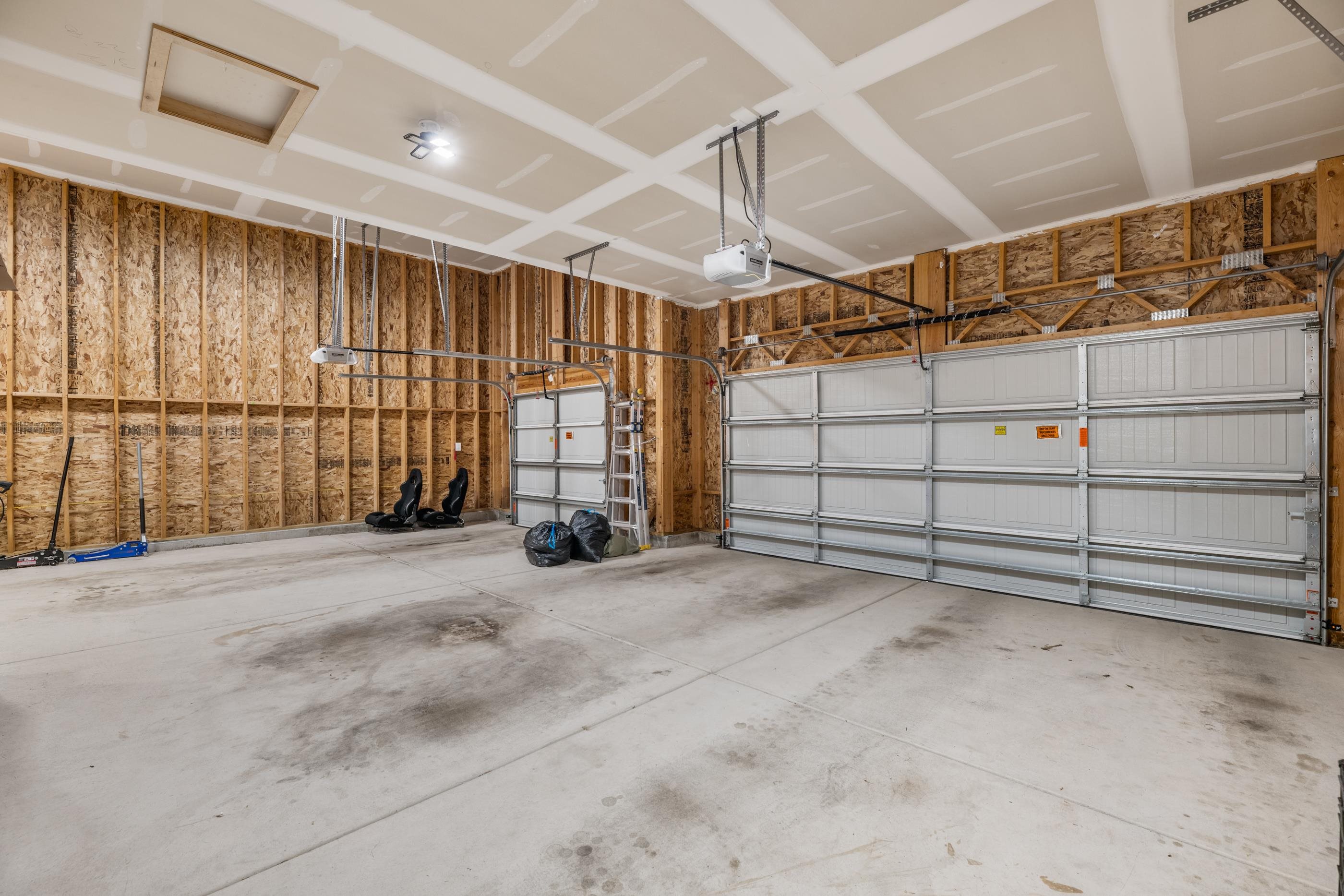 10926 W Cedar Lane Property Photo 30