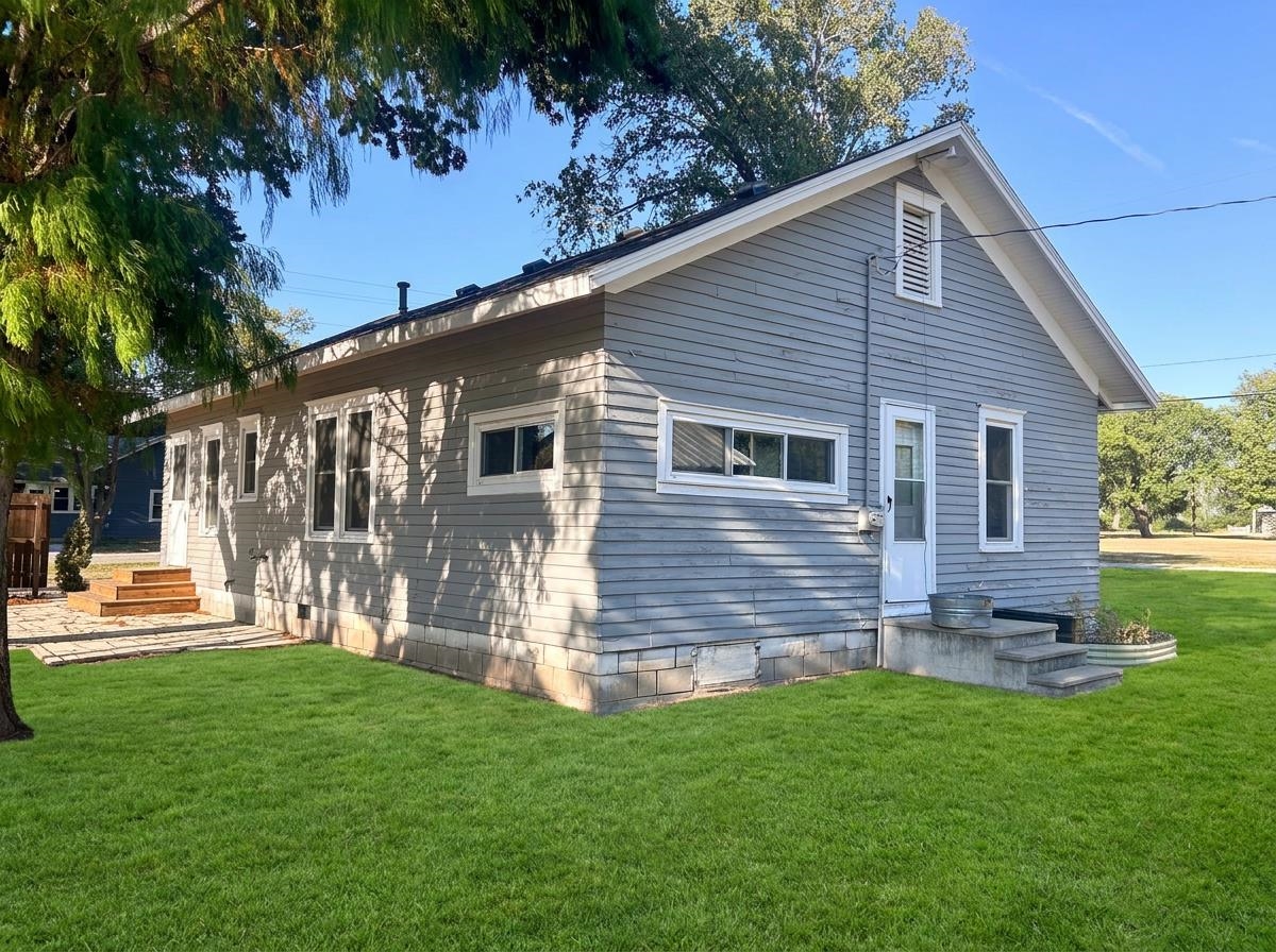 523 3rd Property Photo 5