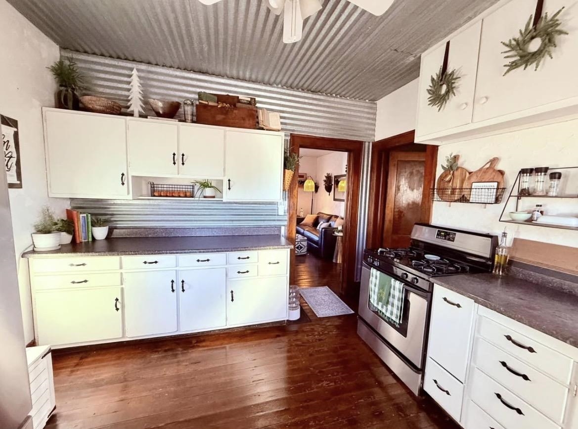 523 3rd Property Photo 9
