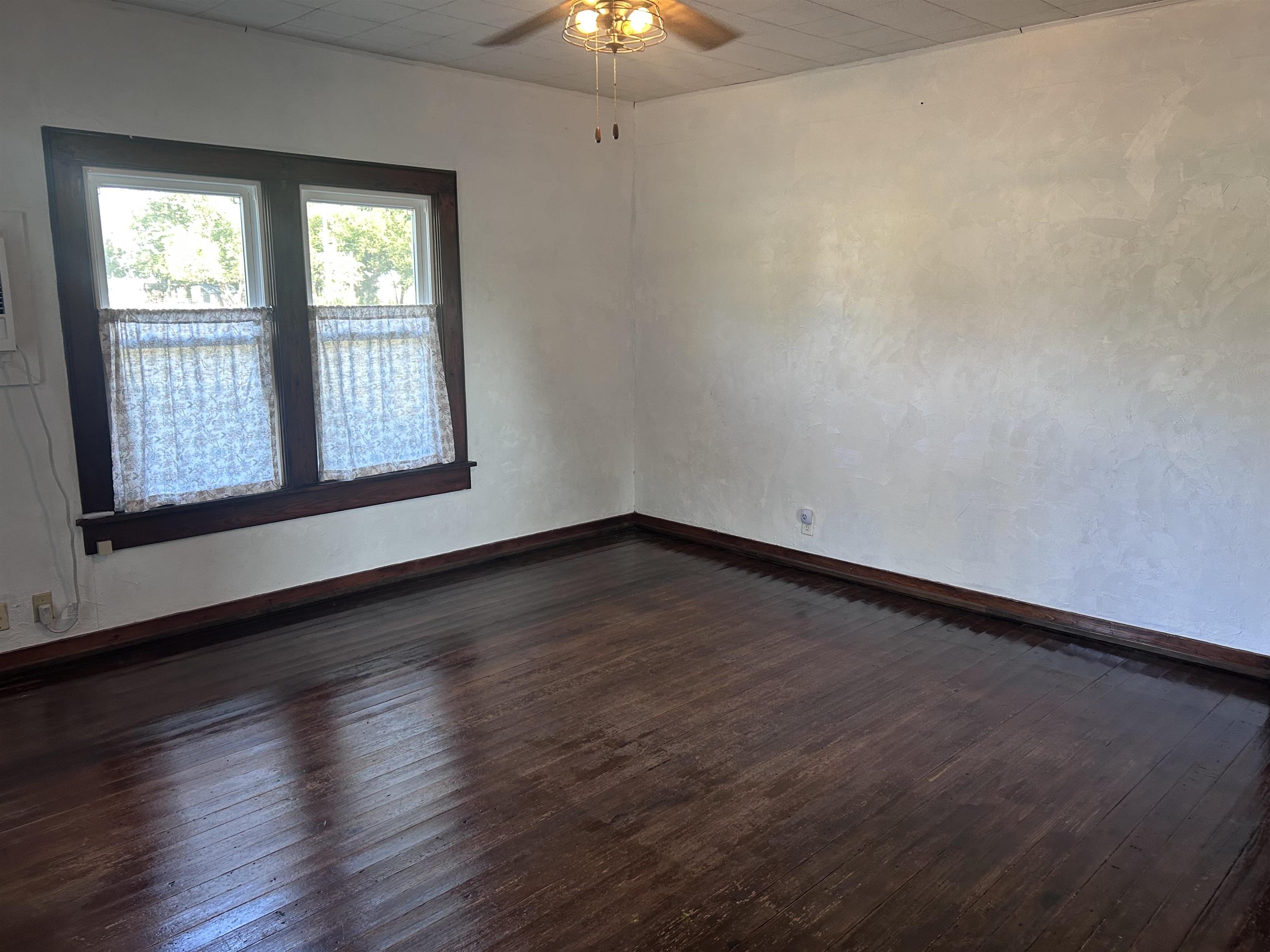 523 3rd Property Photo 16