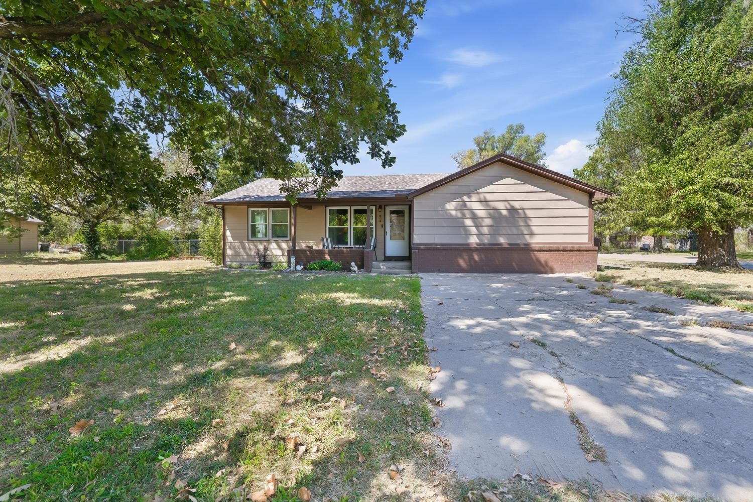 2755 N Richmond Property Photo 1