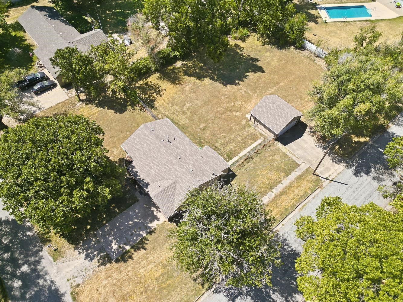 2755 N Richmond Property Photo 2