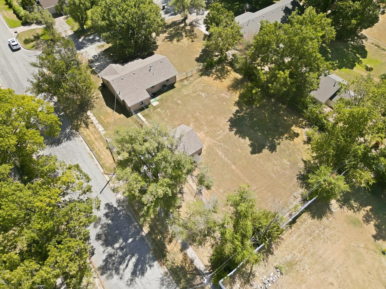 2755 N Richmond Property Photo 3