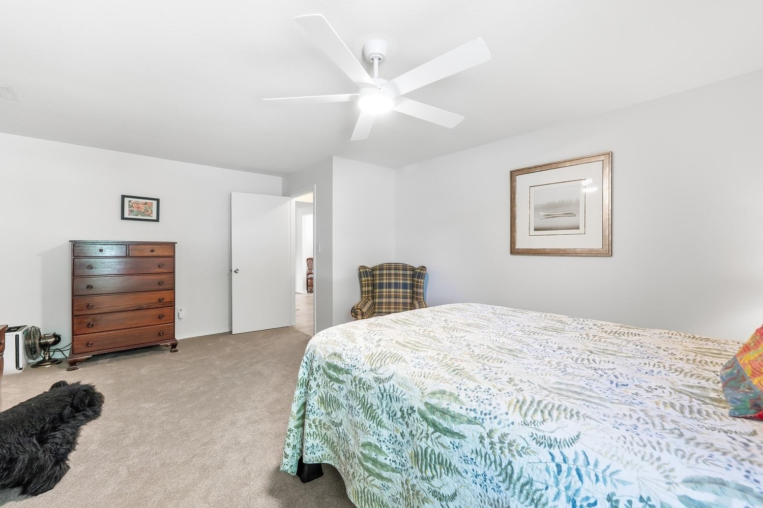 2755 N Richmond Property Photo 18