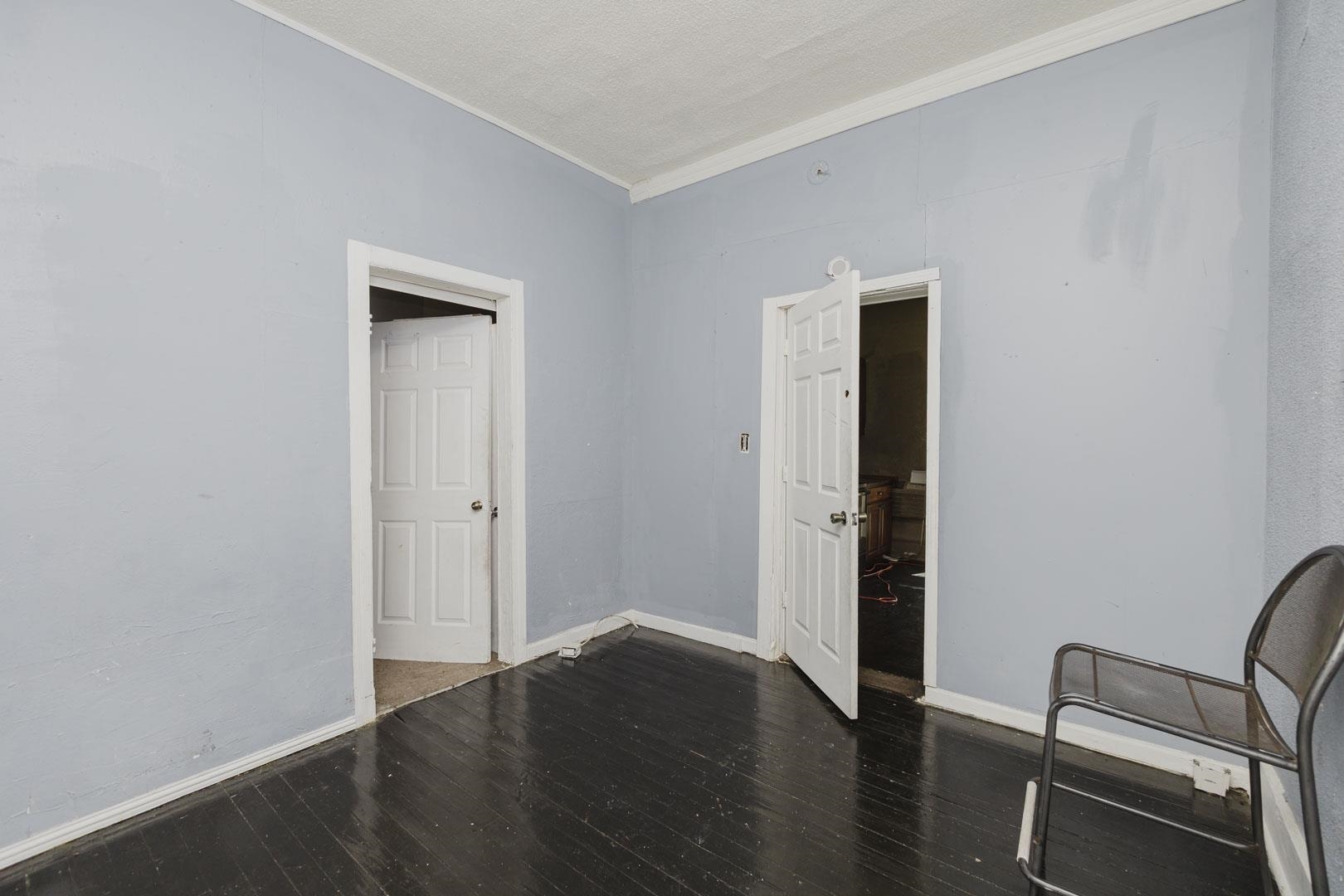 362 & 362 1/2 N Erie Property Photo 6