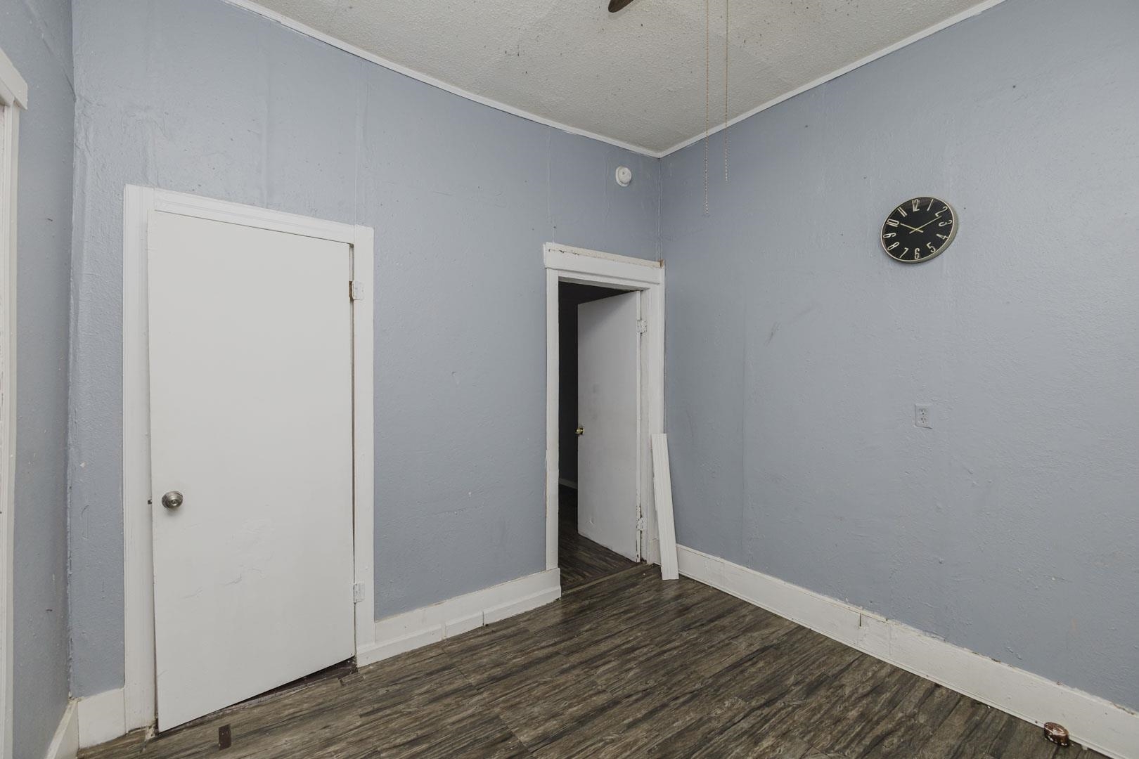 362 & 362 1/2 N Erie Property Photo 15