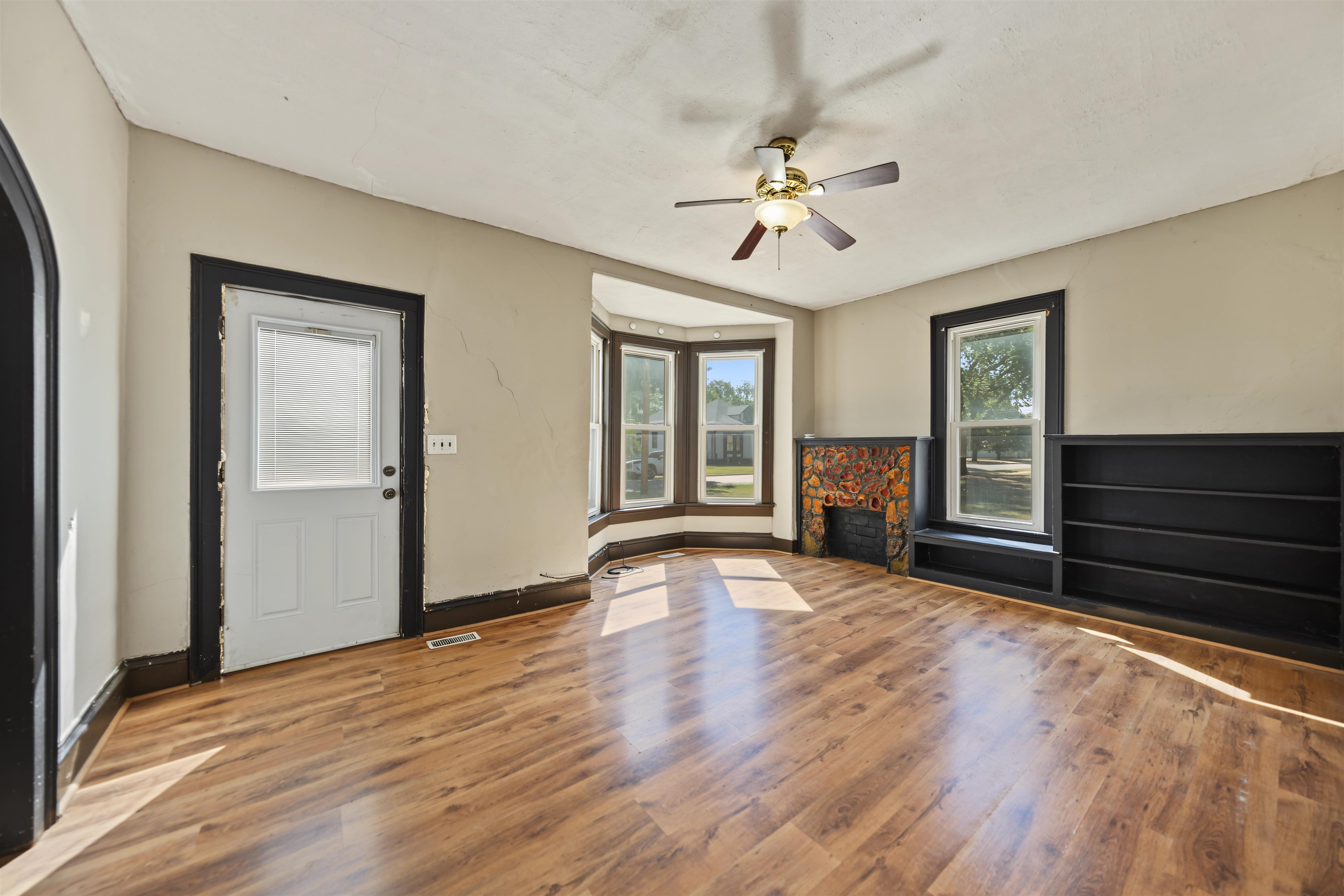 213 N Swedonia St. Property Photo 2