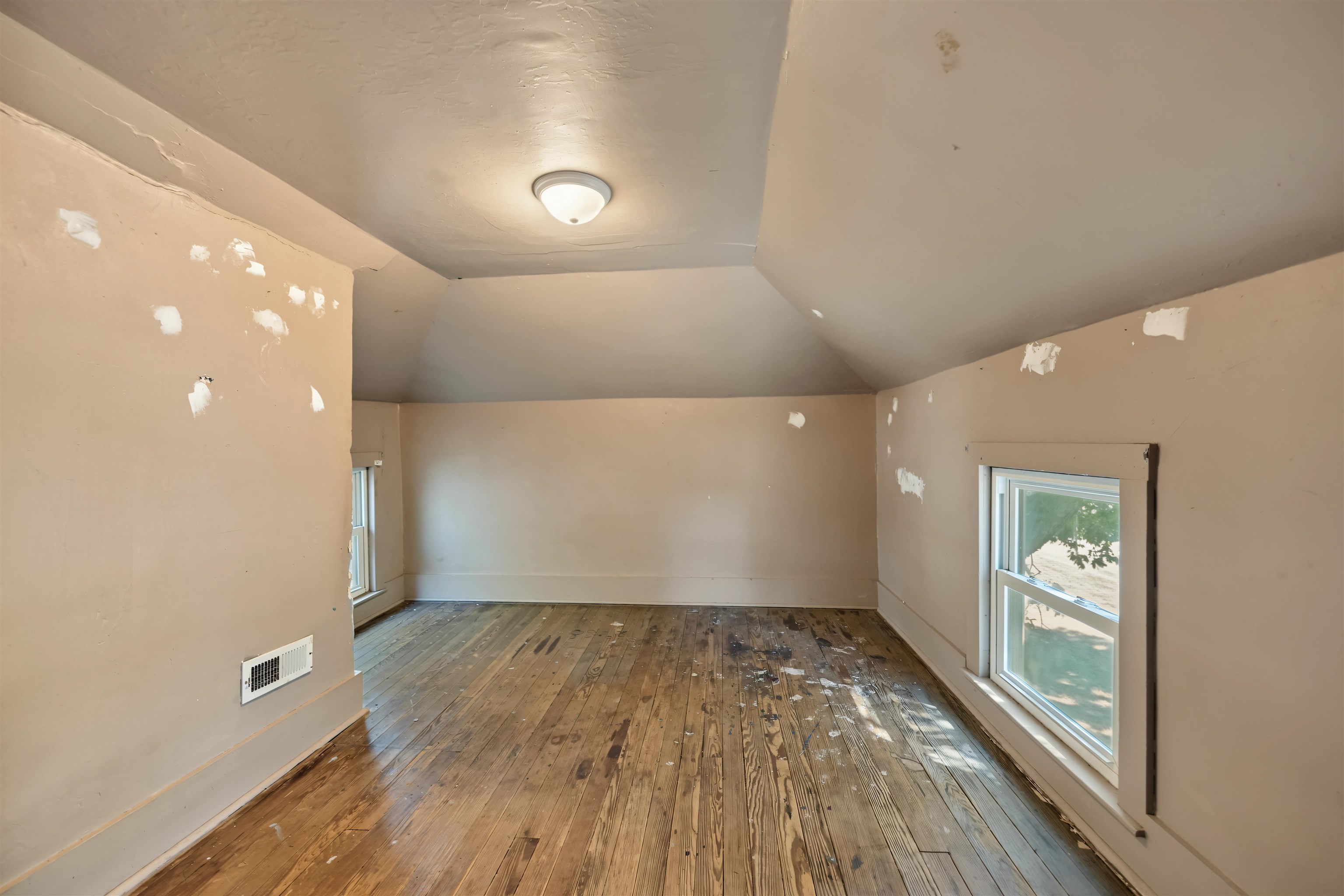 213 N Swedonia St. Property Photo 12