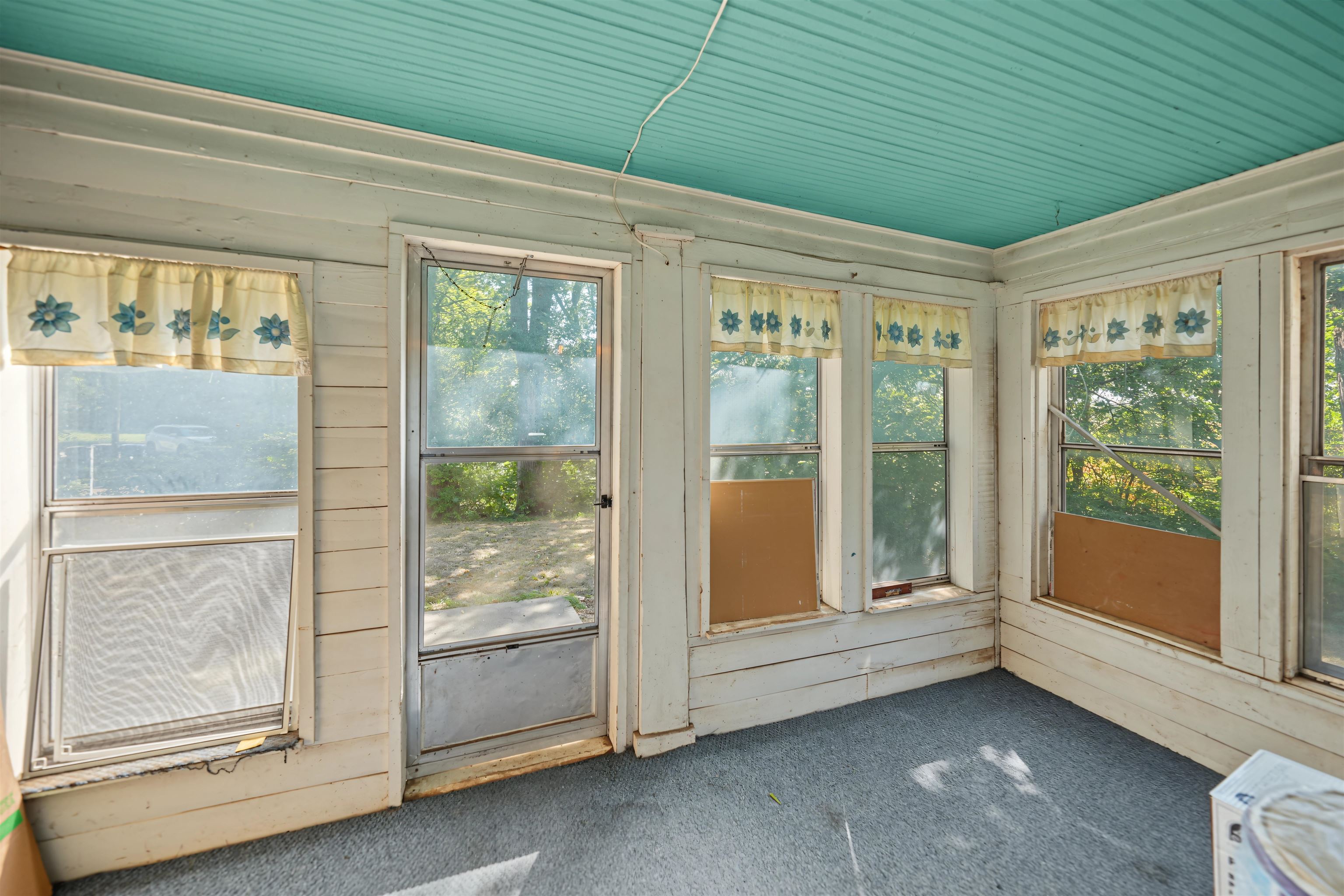 210 S Central St. Property Photo 2