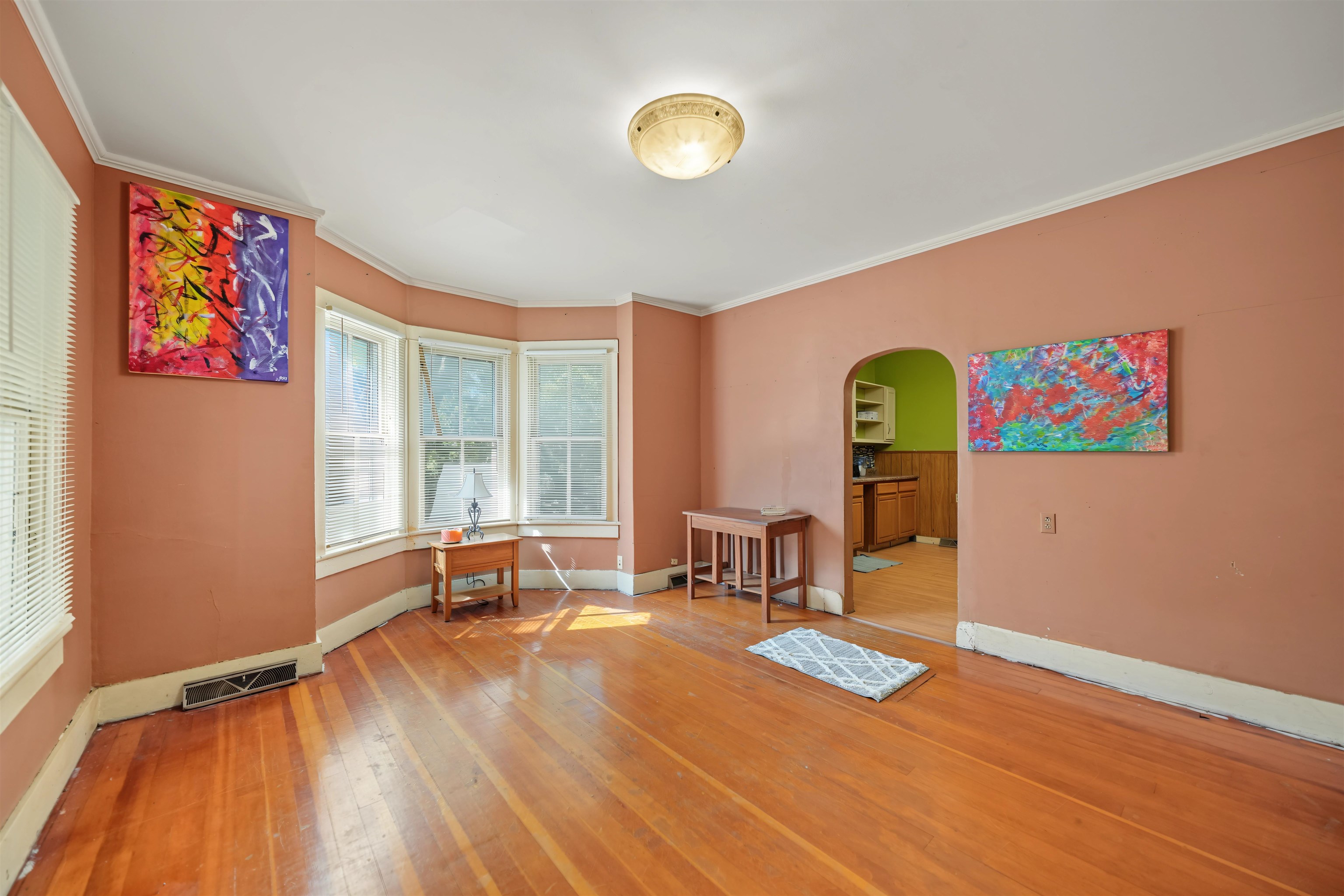 210 S Central St. Property Photo 3