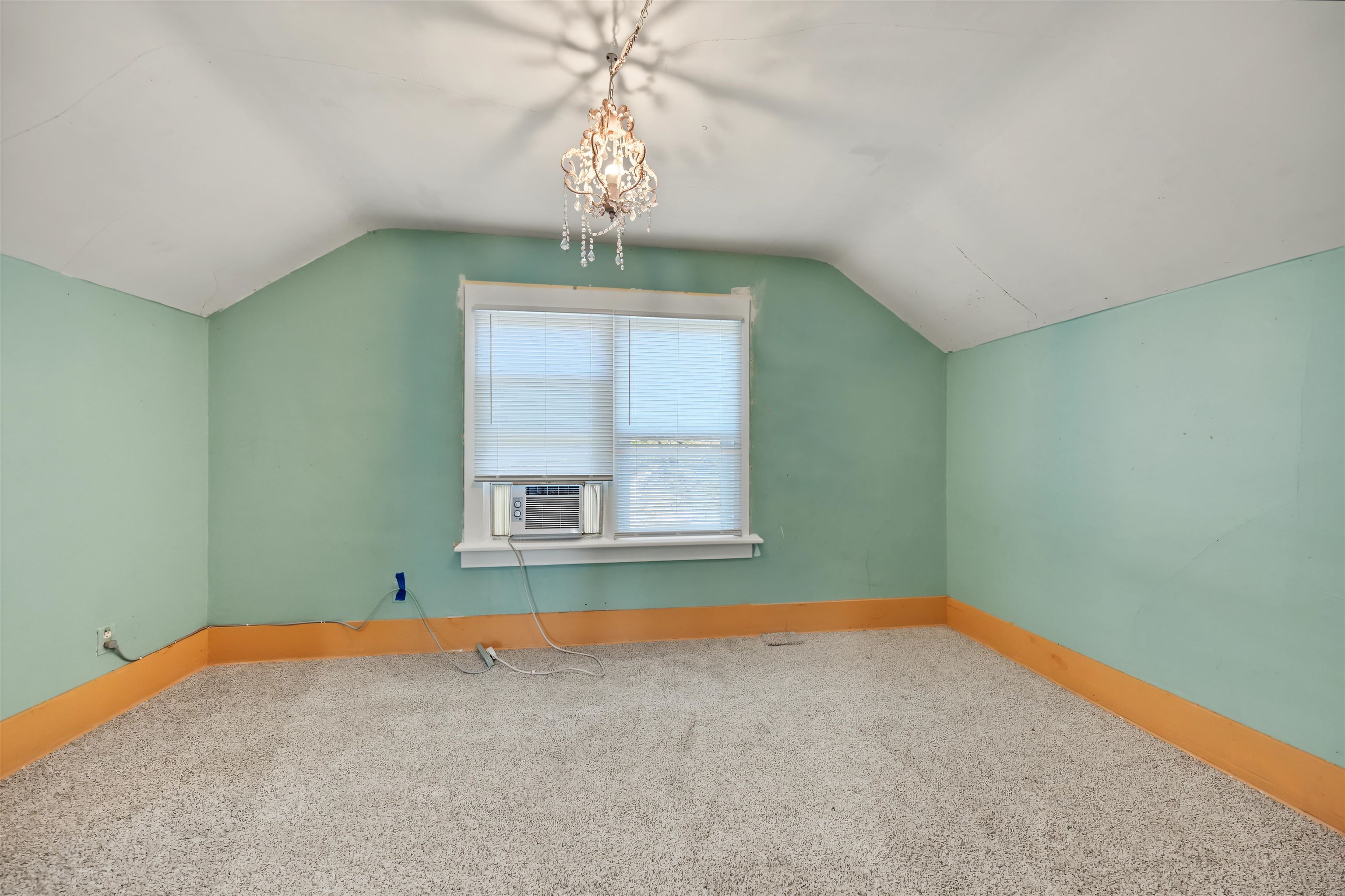 210 S Central St. Property Photo 12
