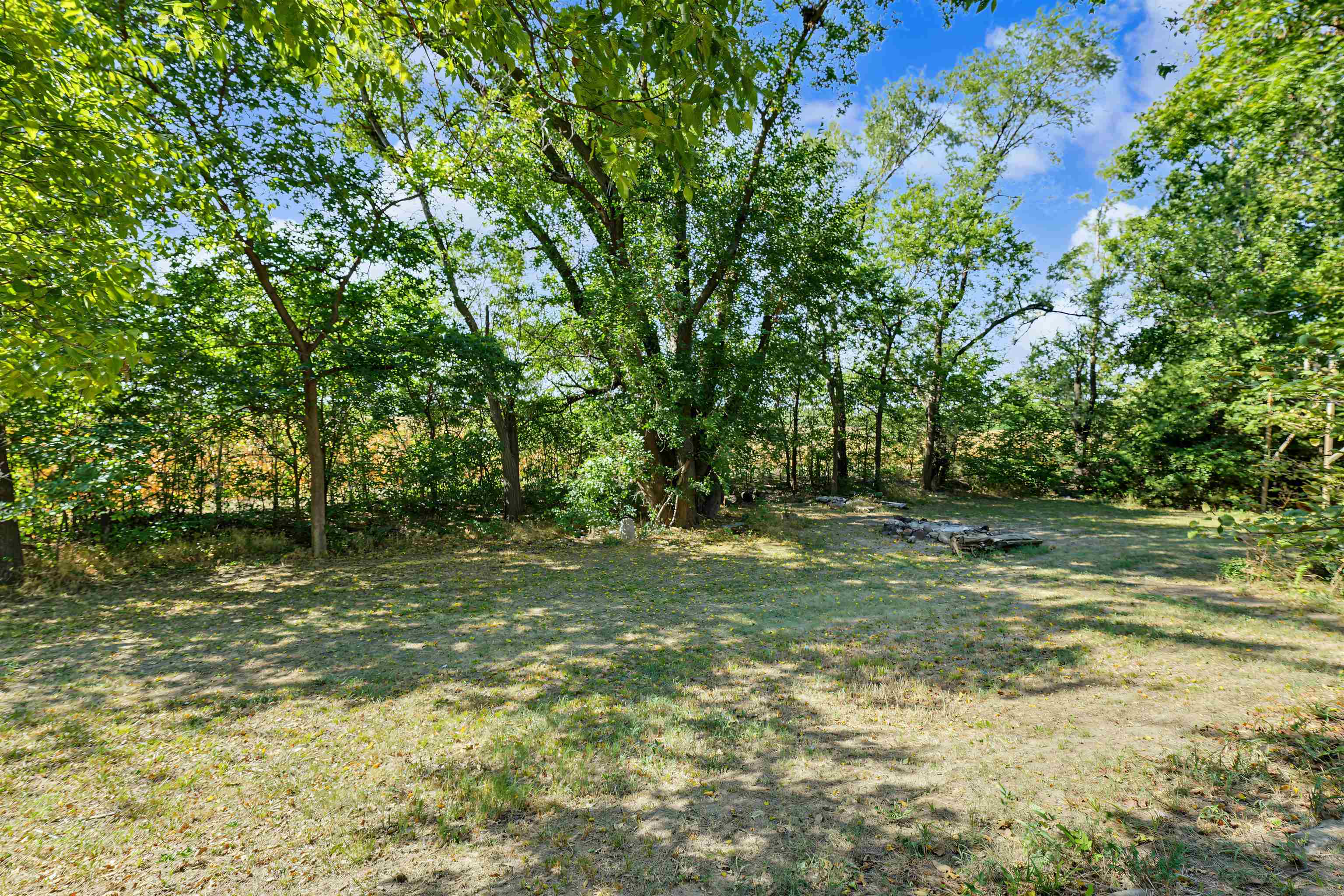 210 S Central St. Property Photo 19