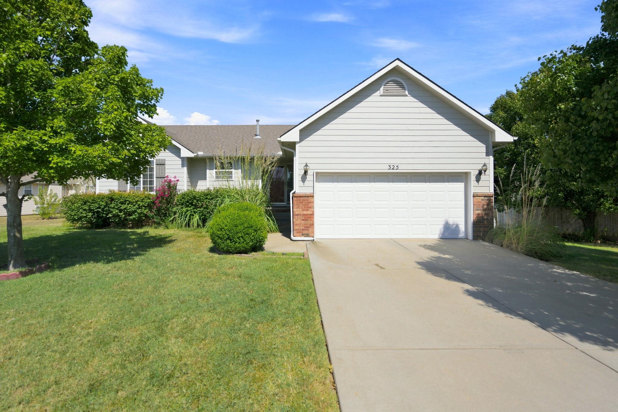 325 N Clay Circle Property Photo 1