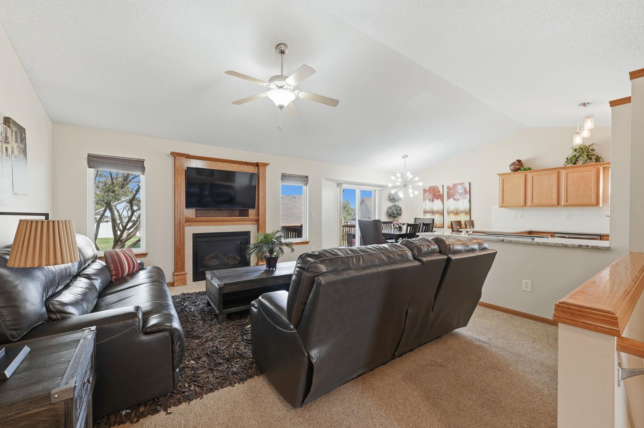 325 N Clay Circle Property Photo 4
