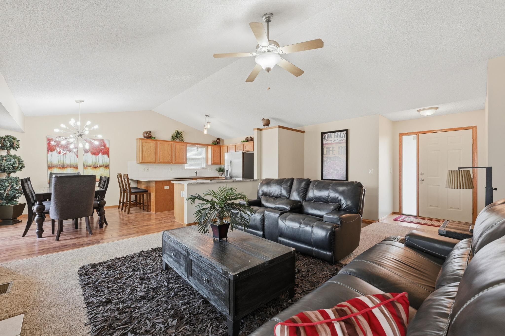 325 N Clay Circle Property Photo 6