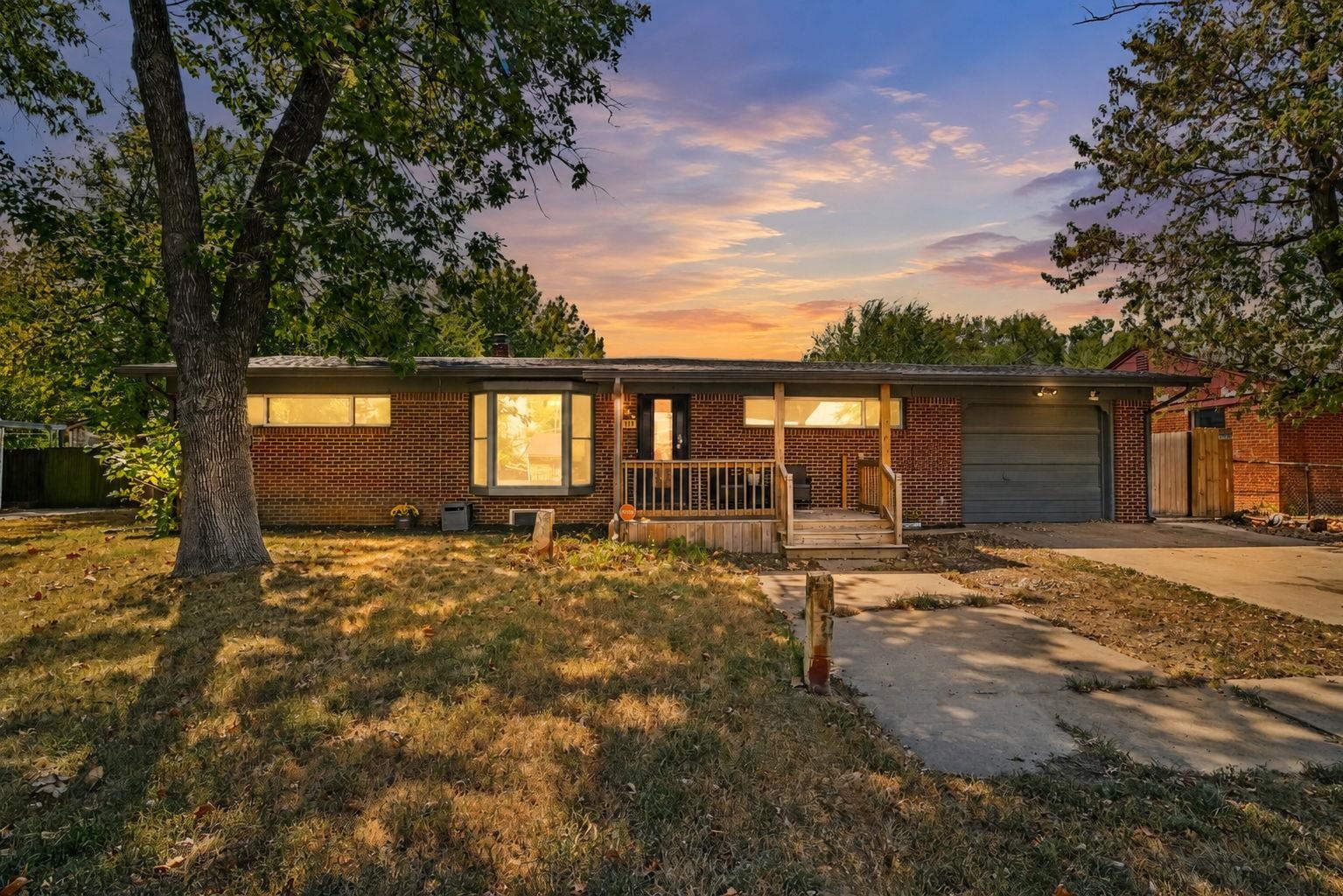 1313 W Brady Property Photo 1