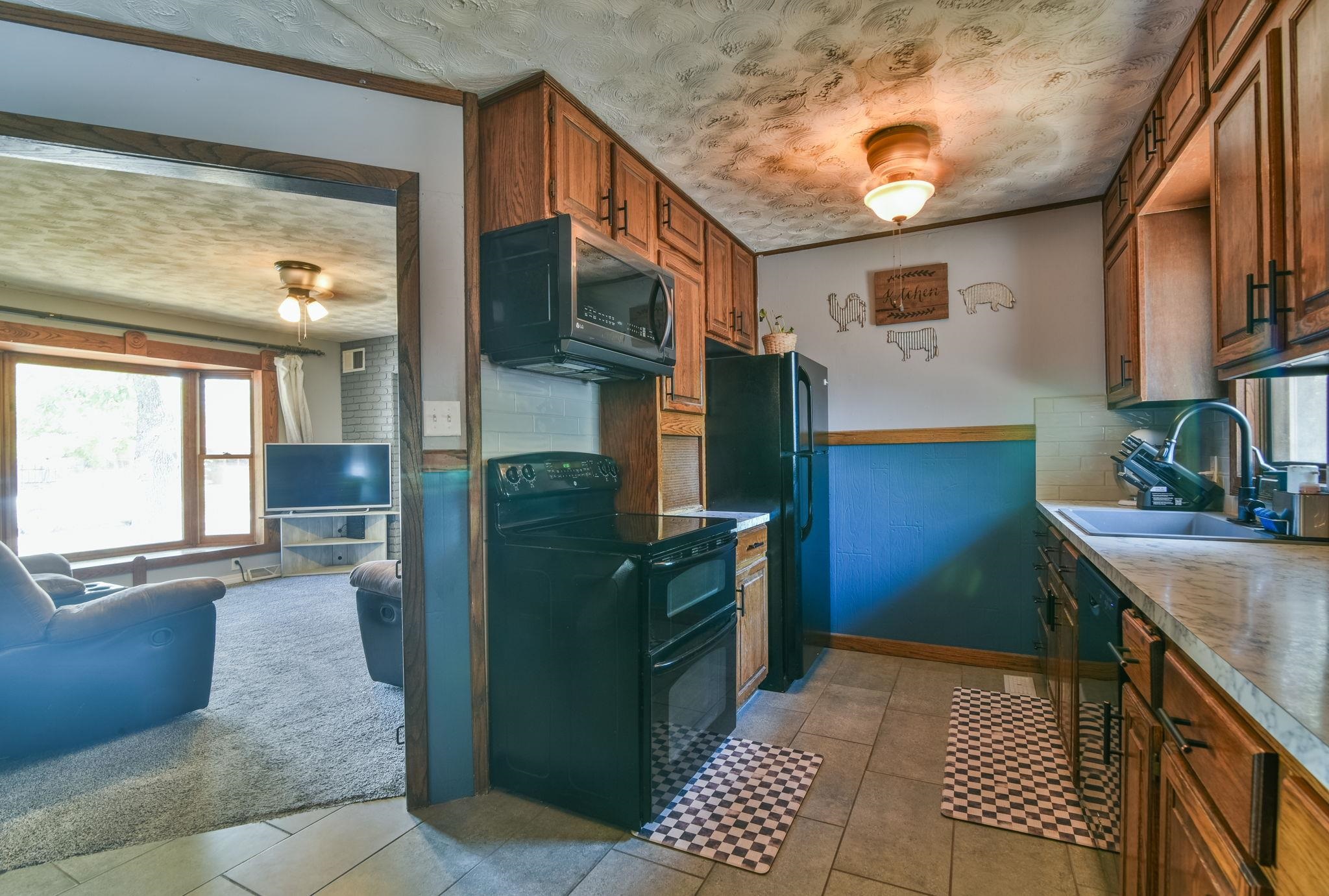 1313 W Brady Property Photo 12