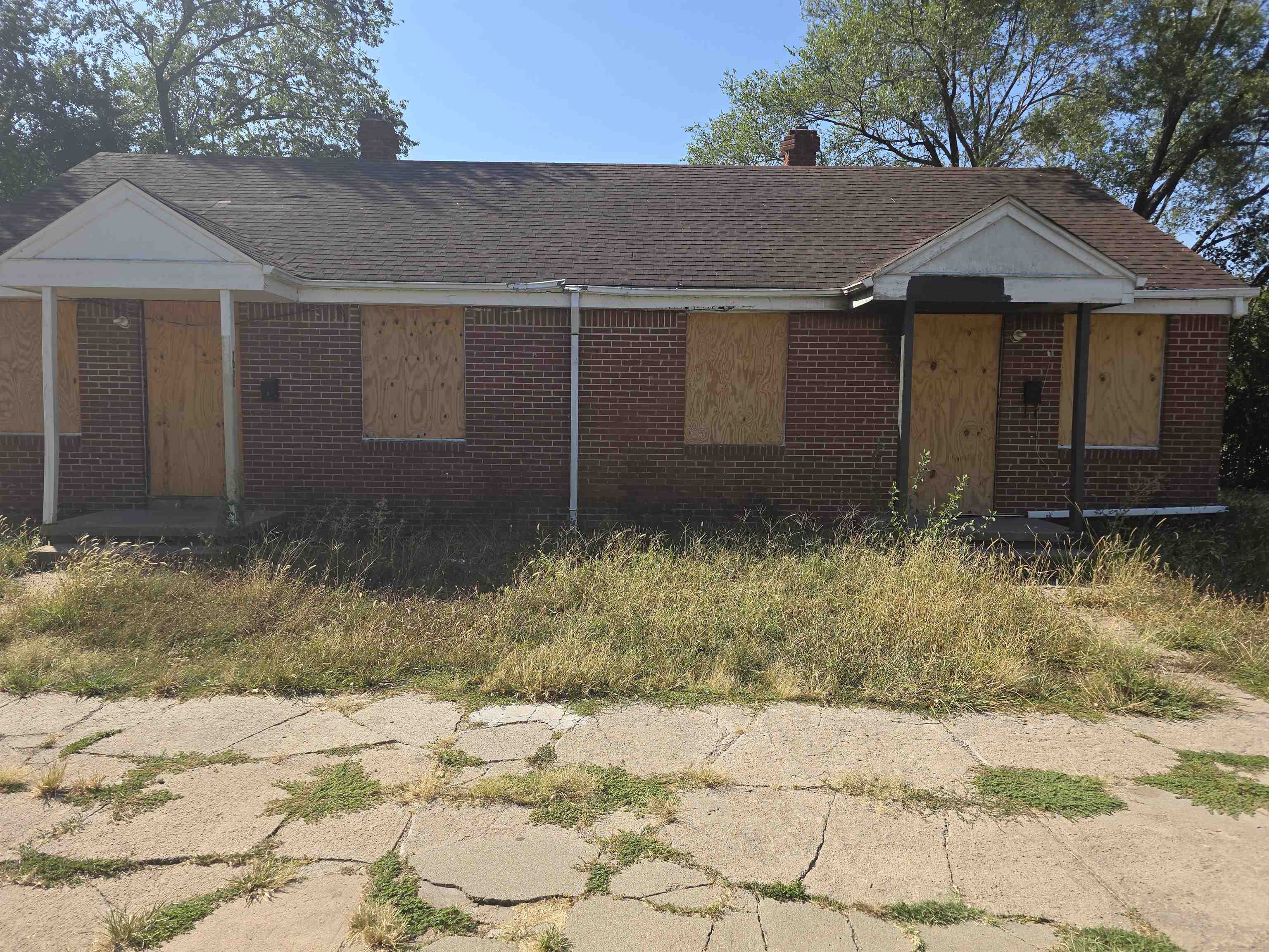 1028 N Estelle Ave Property Photo 1