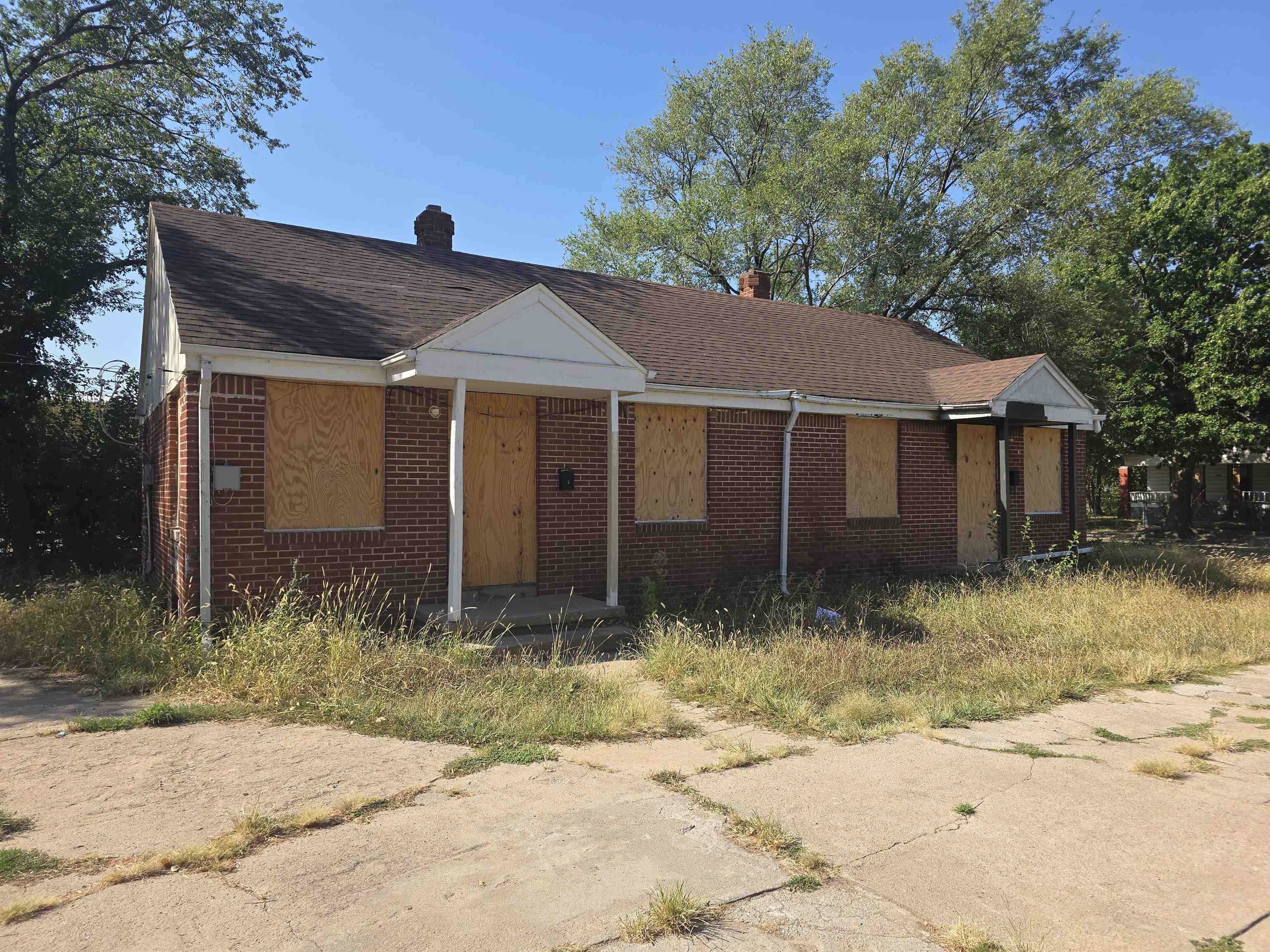 1028 N Estelle Ave Property Photo 3