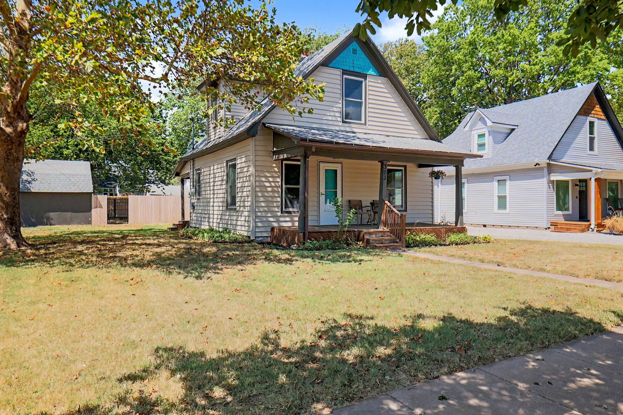 303 N Walnut Property Photo 2