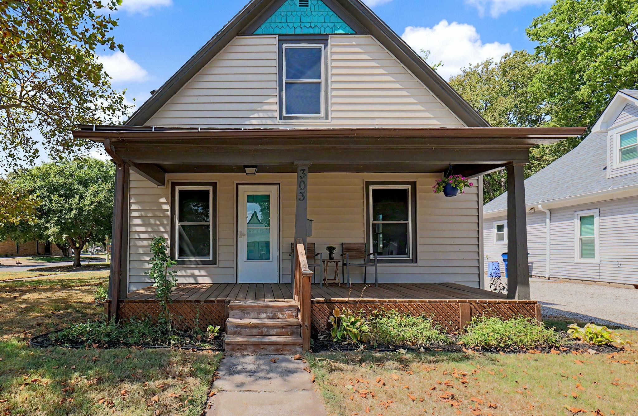303 N Walnut Property Photo 3