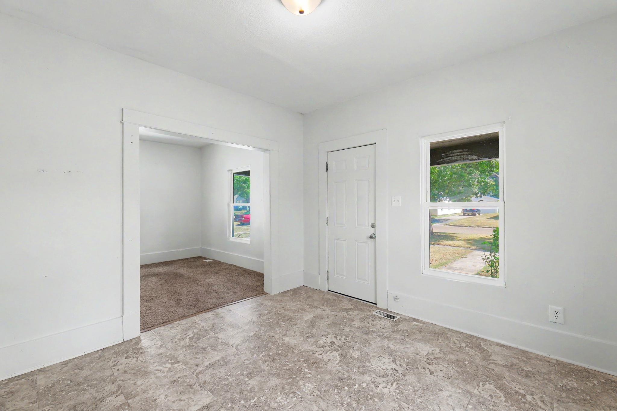 303 N Walnut Property Photo 7