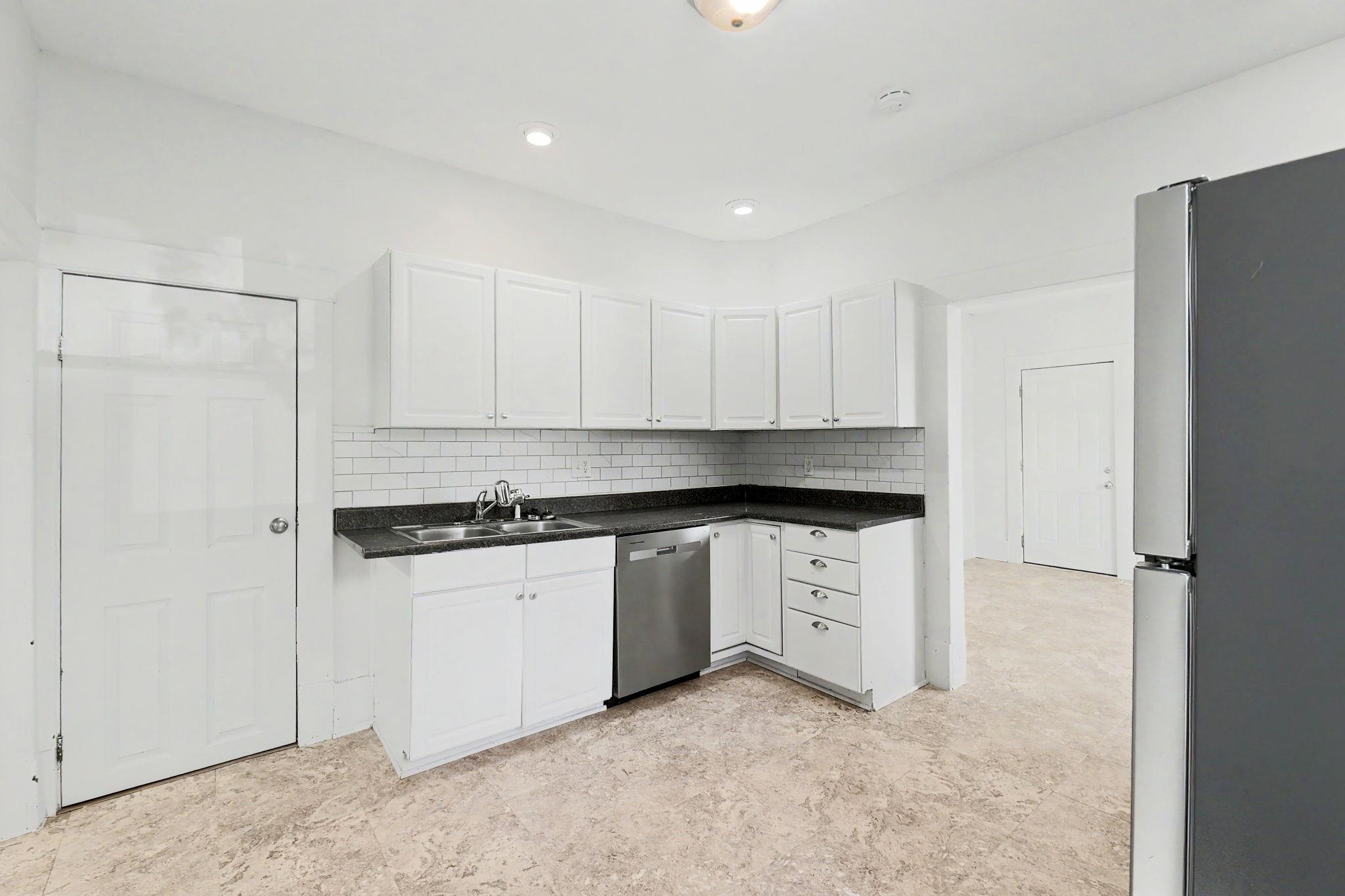 303 N Walnut Property Photo 8