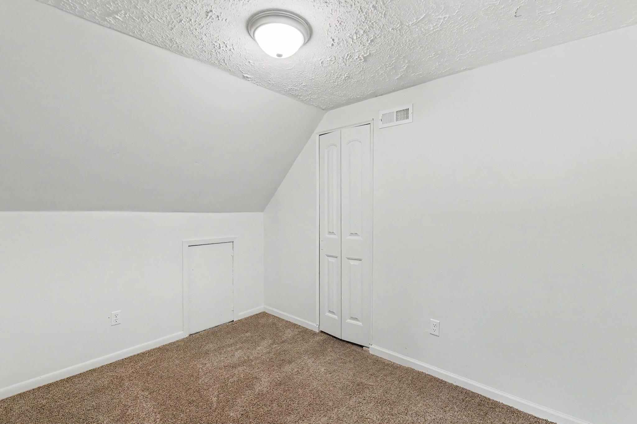 303 N Walnut Property Photo 14