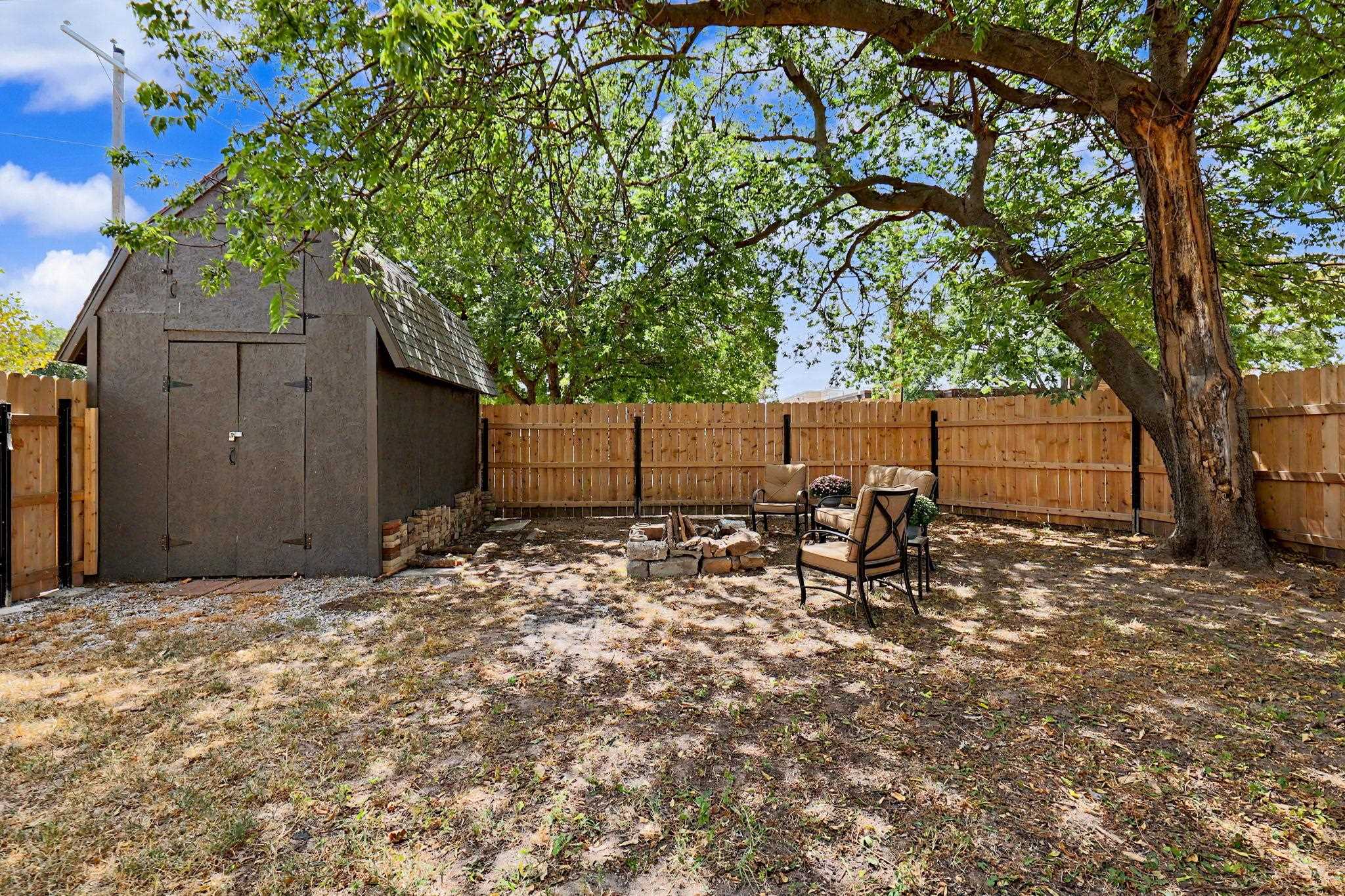 303 N Walnut Property Photo 27
